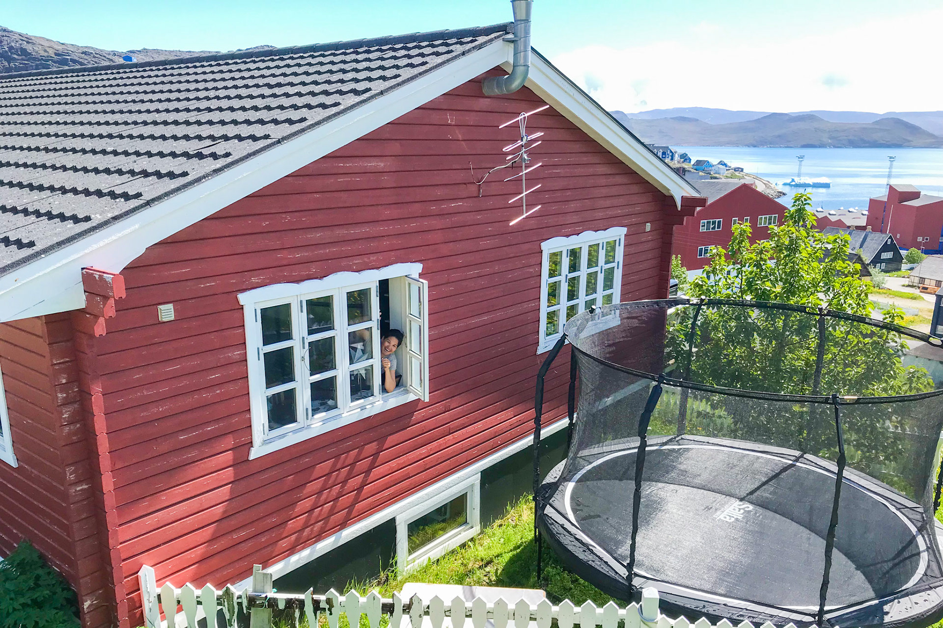 This is small town vibes, having a friend  call out of their window at you as you go for a walk. (Photo by Julia Stuart)