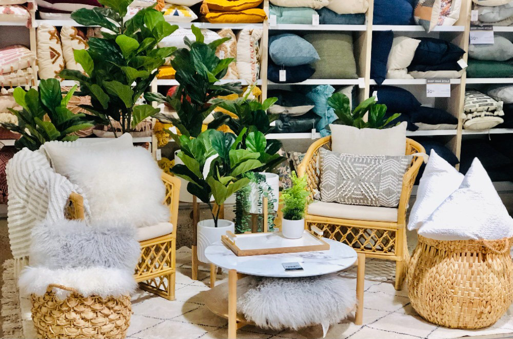 Earthy elements with soft textures, holiday style in your home