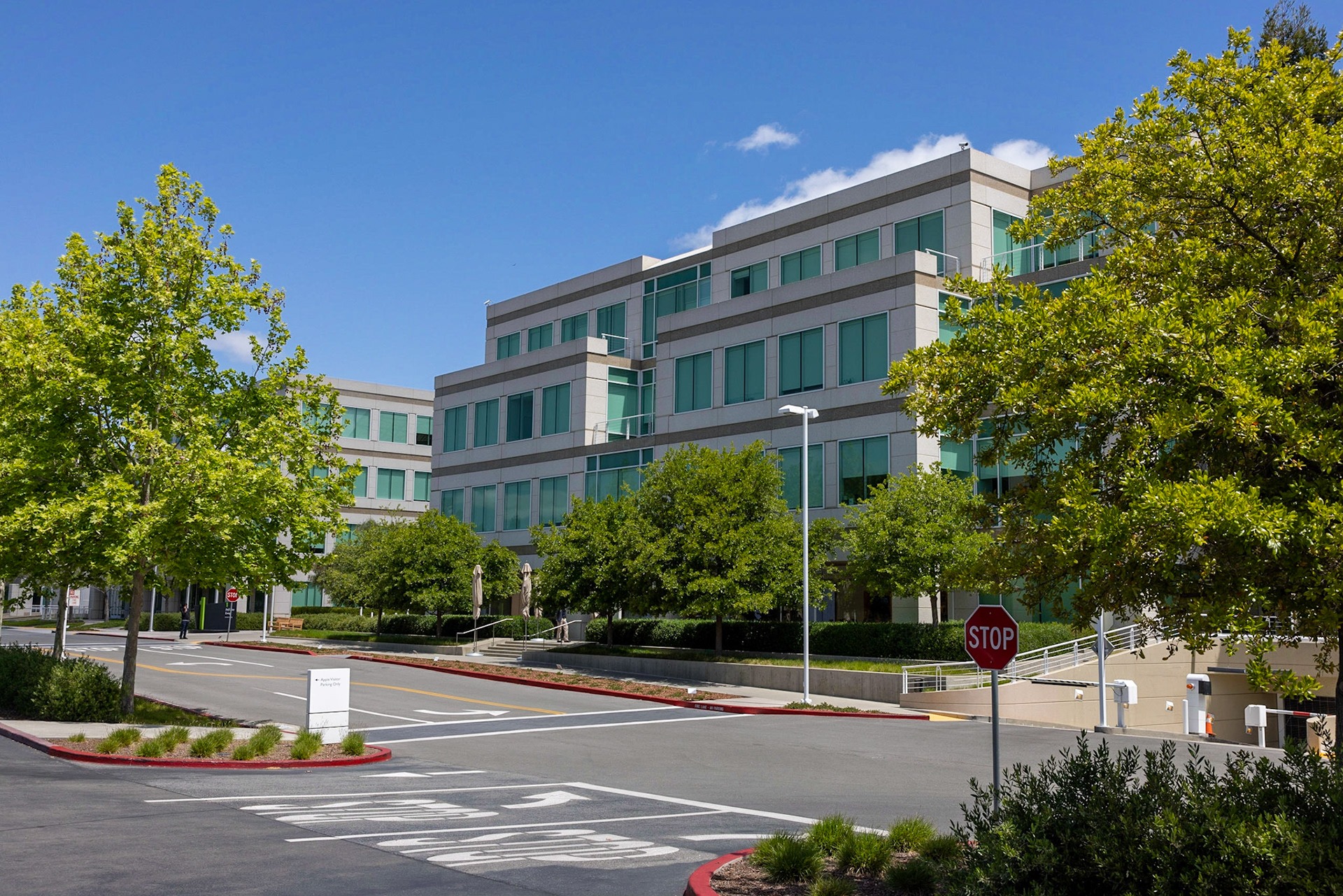 Apple Headquater - 1 Infinite Loop