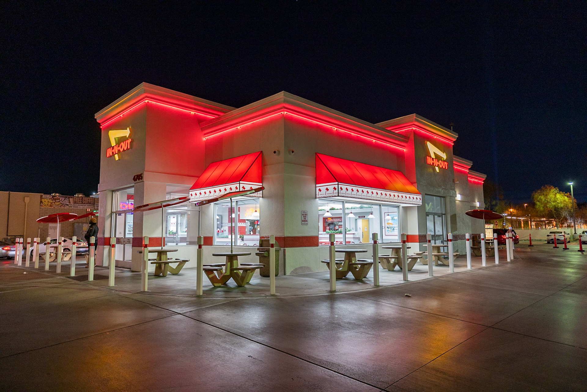 In &amp; Out Burger by night