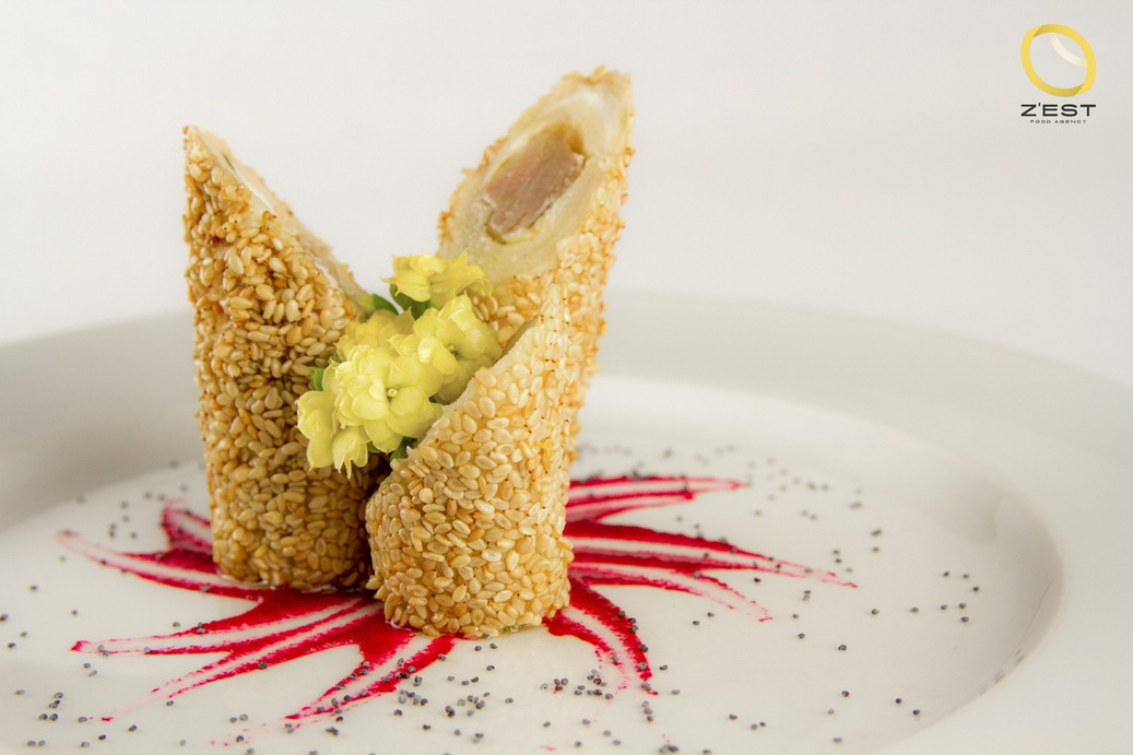 Cannolo di tonno al sesamo
