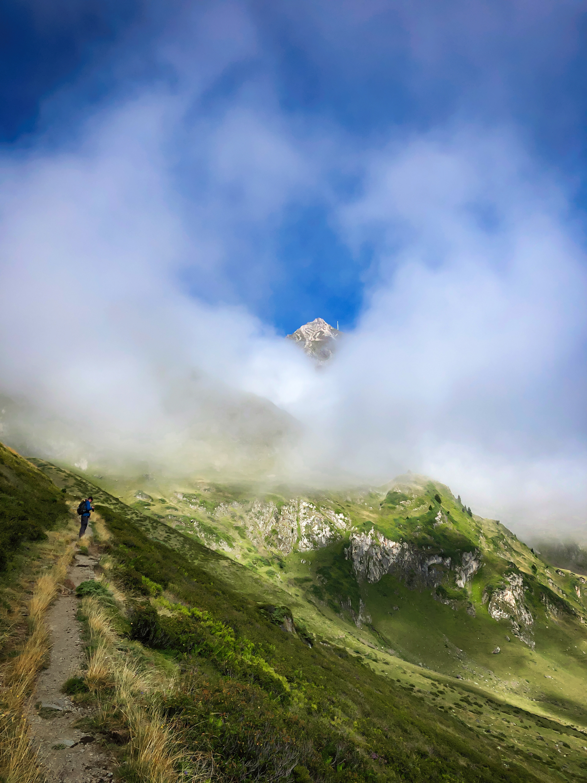 Chemin des muletiers. Vue sur le Pic du Midi de Bigorre