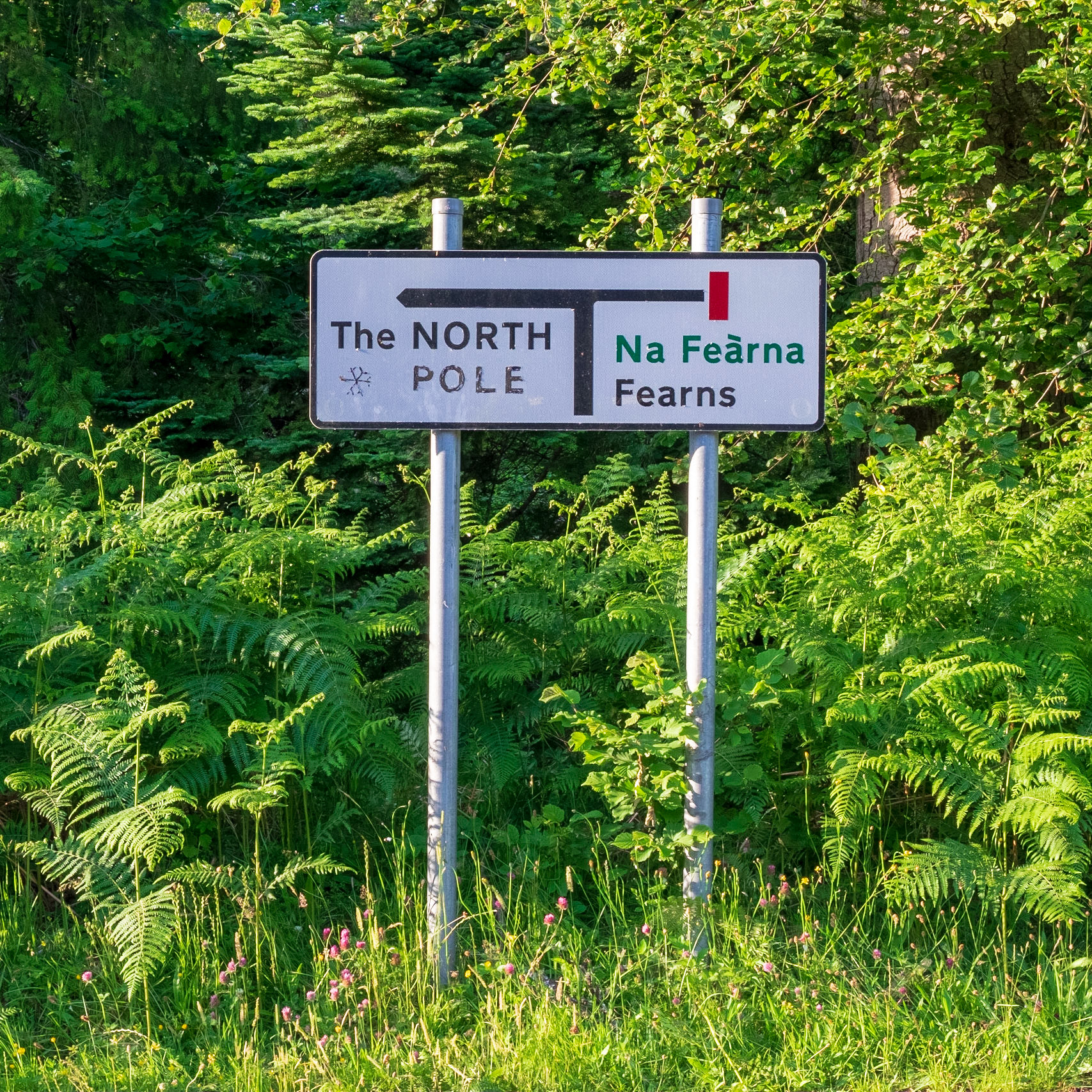Sign on Raasay