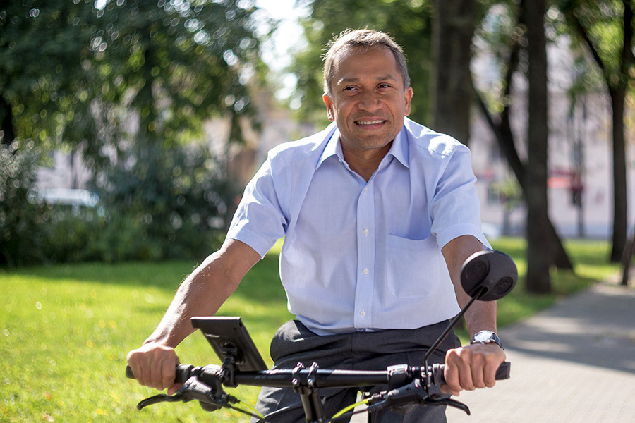 Санака Самарасинха, Постоянный представитель ПРООН в Республике Беларусь (2013-2018). Фотопроект #minskbikestyle реализован в рамках проекта «Городское велодвижение в Беларуси» при финансовой поддержке Европейского Союза и при содействии Посольства США в Республике Беларусь