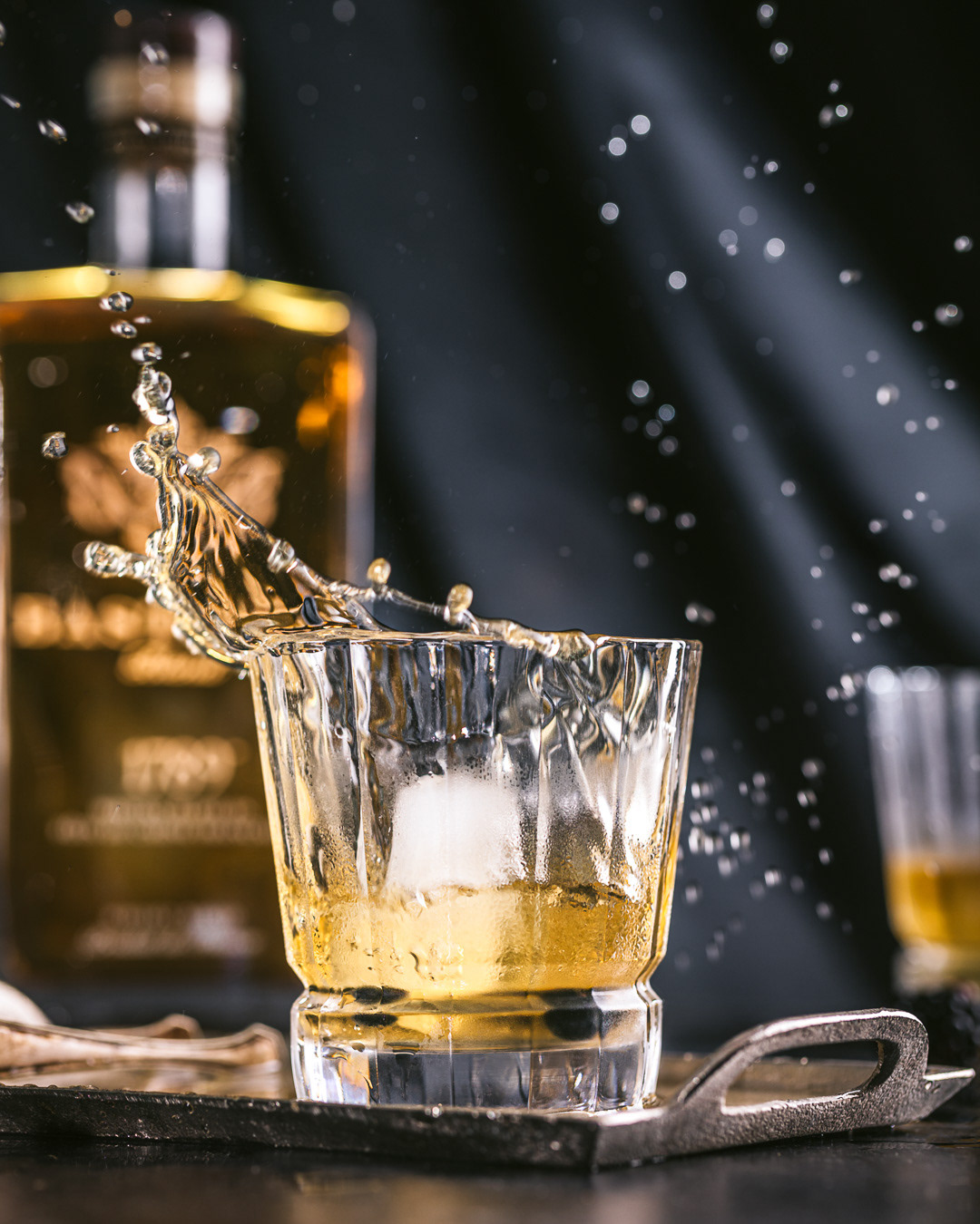 Photographie en action: cocktail spiritueux - stylisme culinaire pour Maison Daucourt