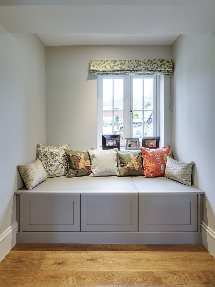 ...bringing the focus back to the choice of soft furnishings.