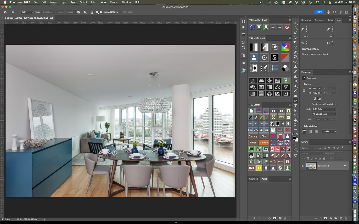 Into Photoshop and time for the Pen Tool....