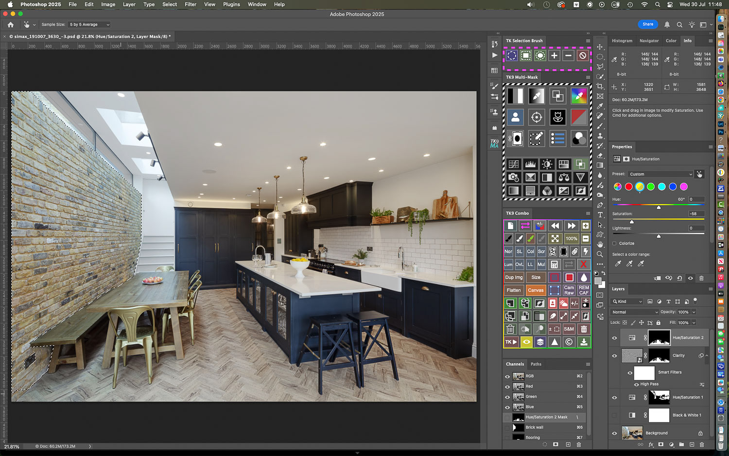 Like the floor, the black and white preview drew my attention to the exposed brick wall: this could also do with some texture enhancement...