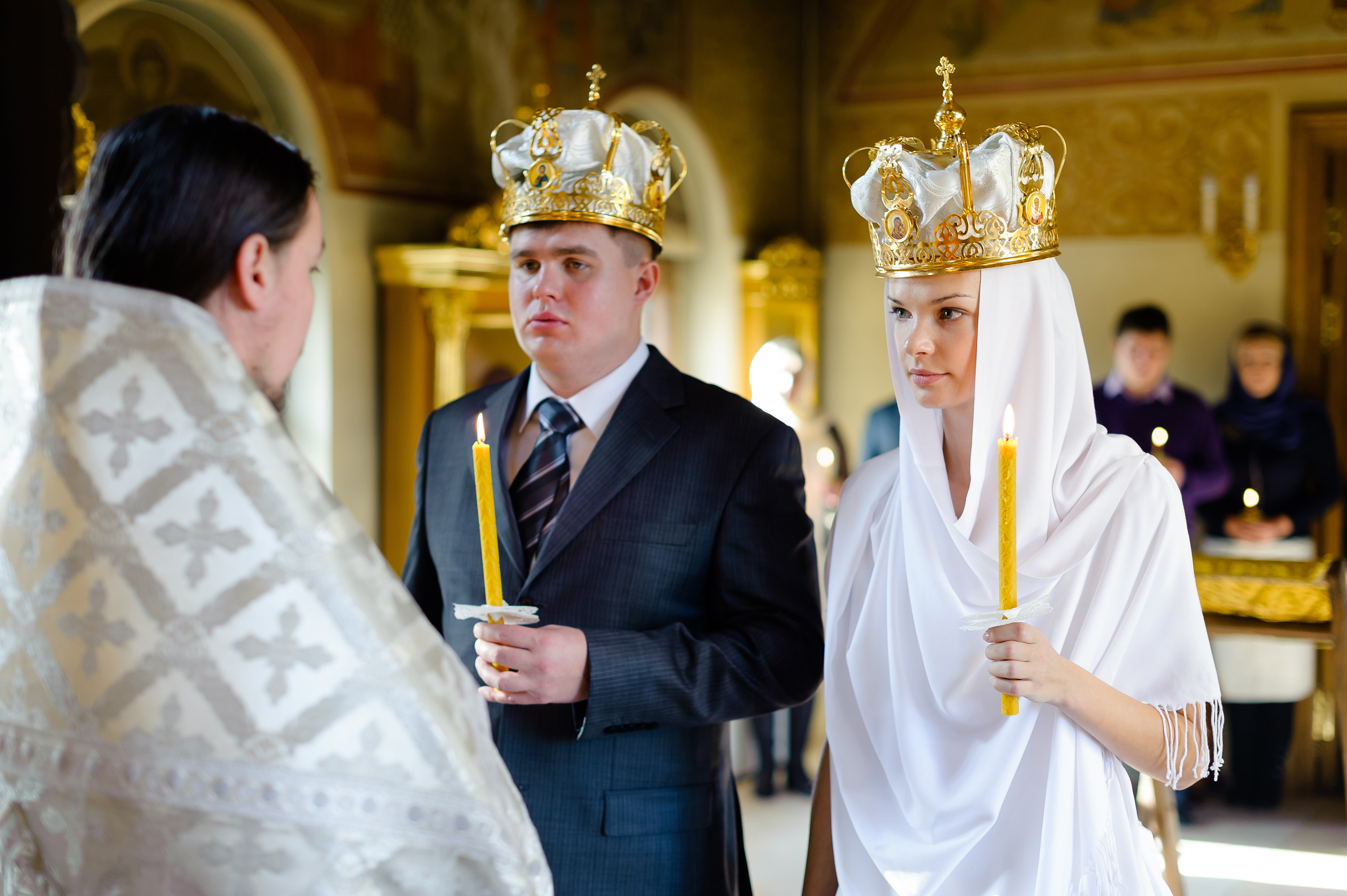Венчание в церкви время. Венчание. Таинство венчания в православной церкви. Венчание в храме. Современное венчание.
