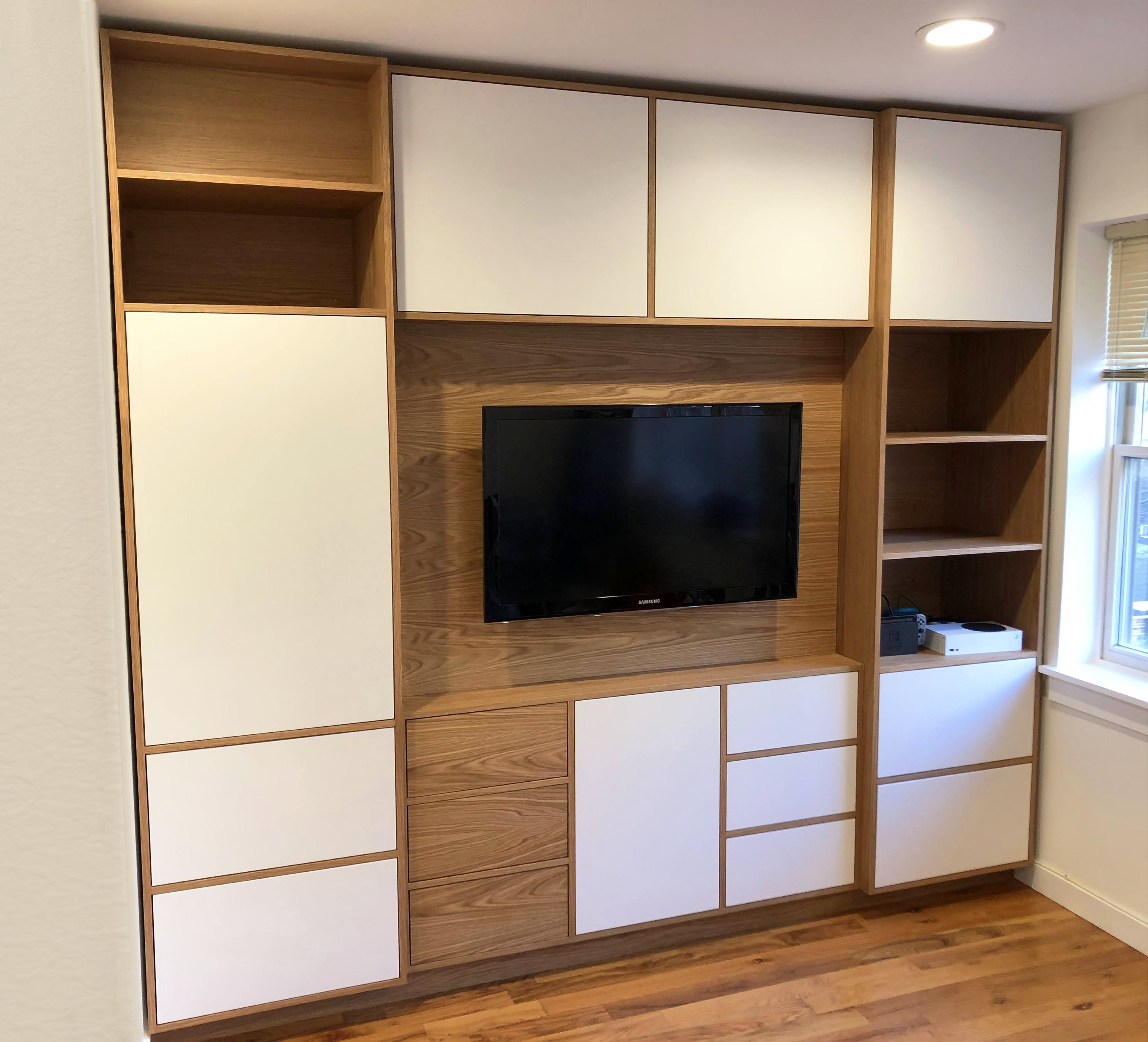 Built-in Media Center