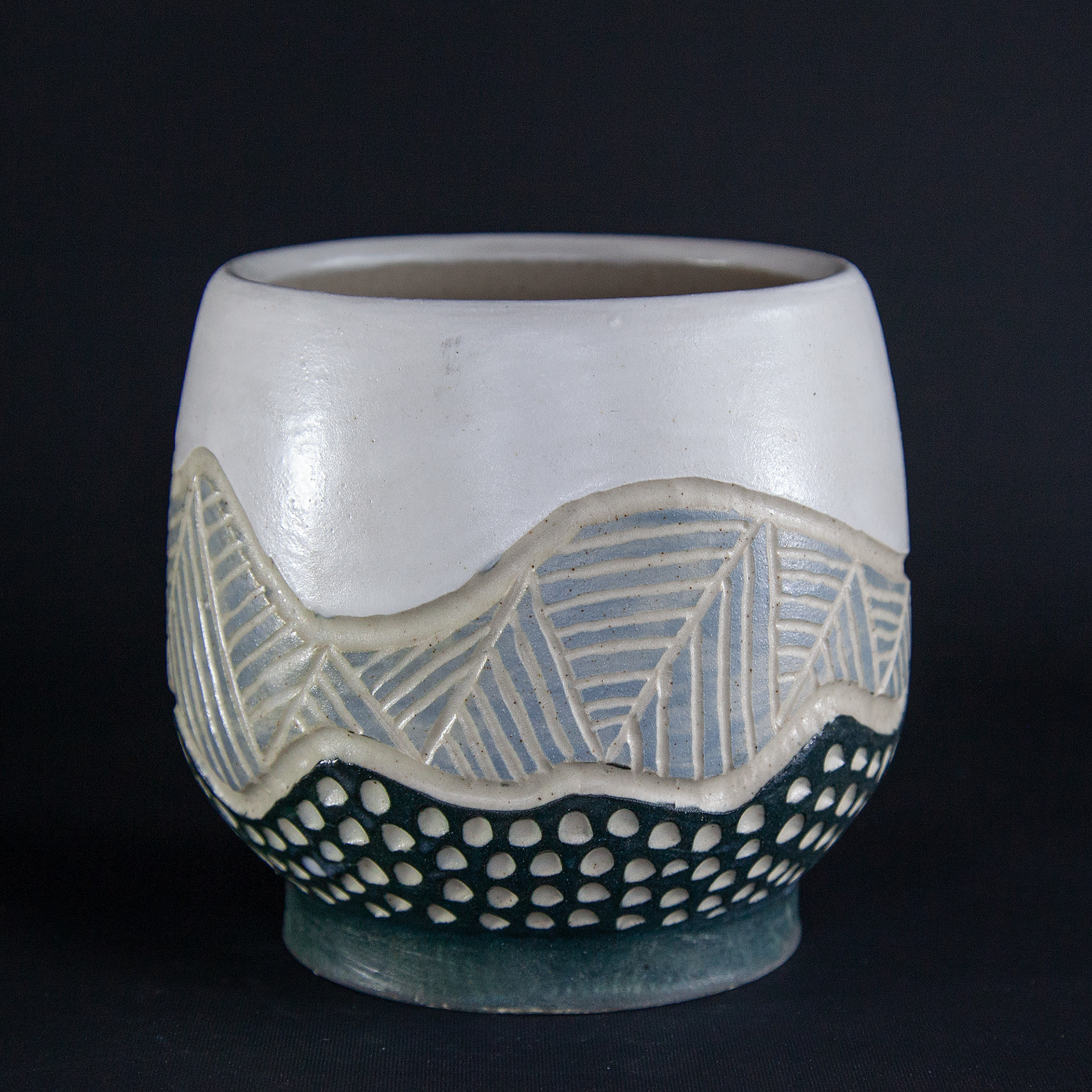 Pot #337 · 11x10,5 cm · DKK 250,-