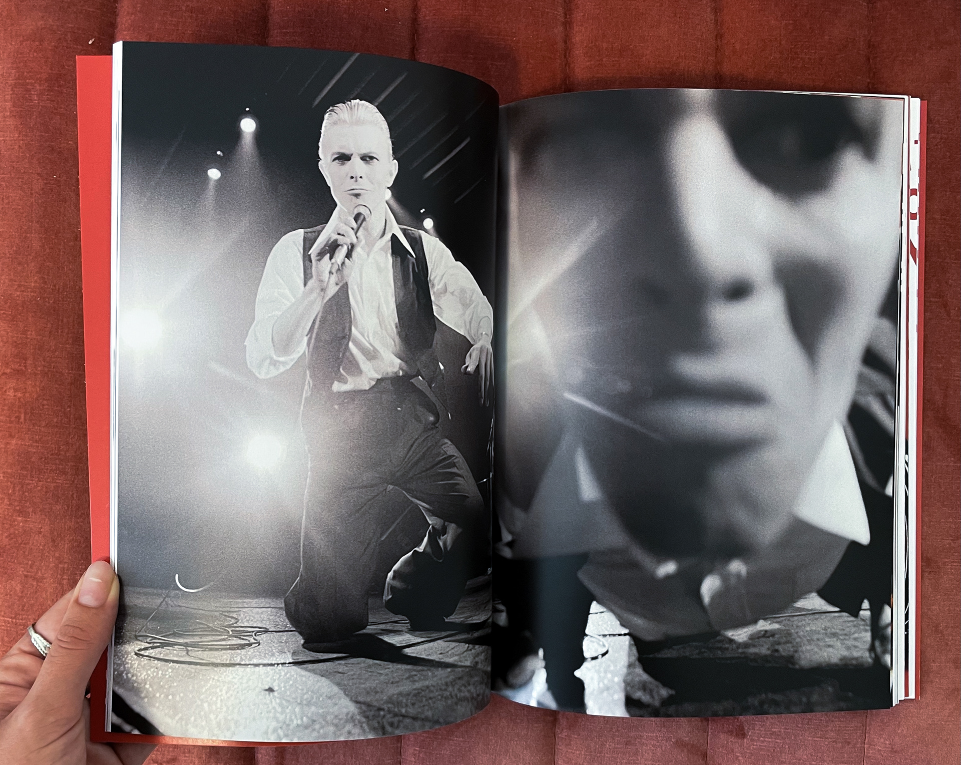 During his Great White Duke phase, the pages of the magazine turn from colorful and crazy to black and white.