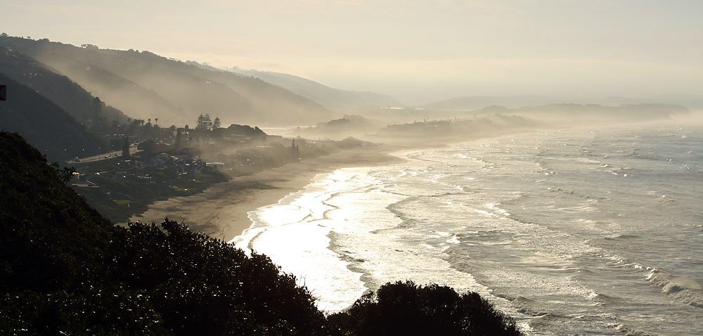 Küstenlandschaft bei Wilderness, Südafrika, am frühen Morgen