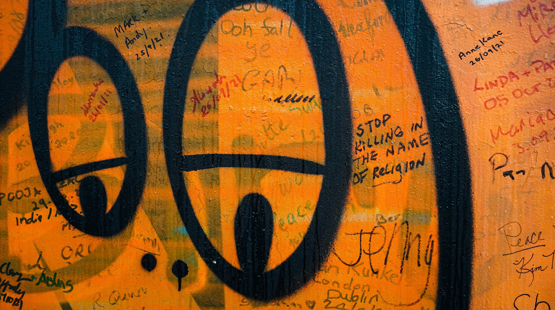 Messages on Peace Wall Belfast