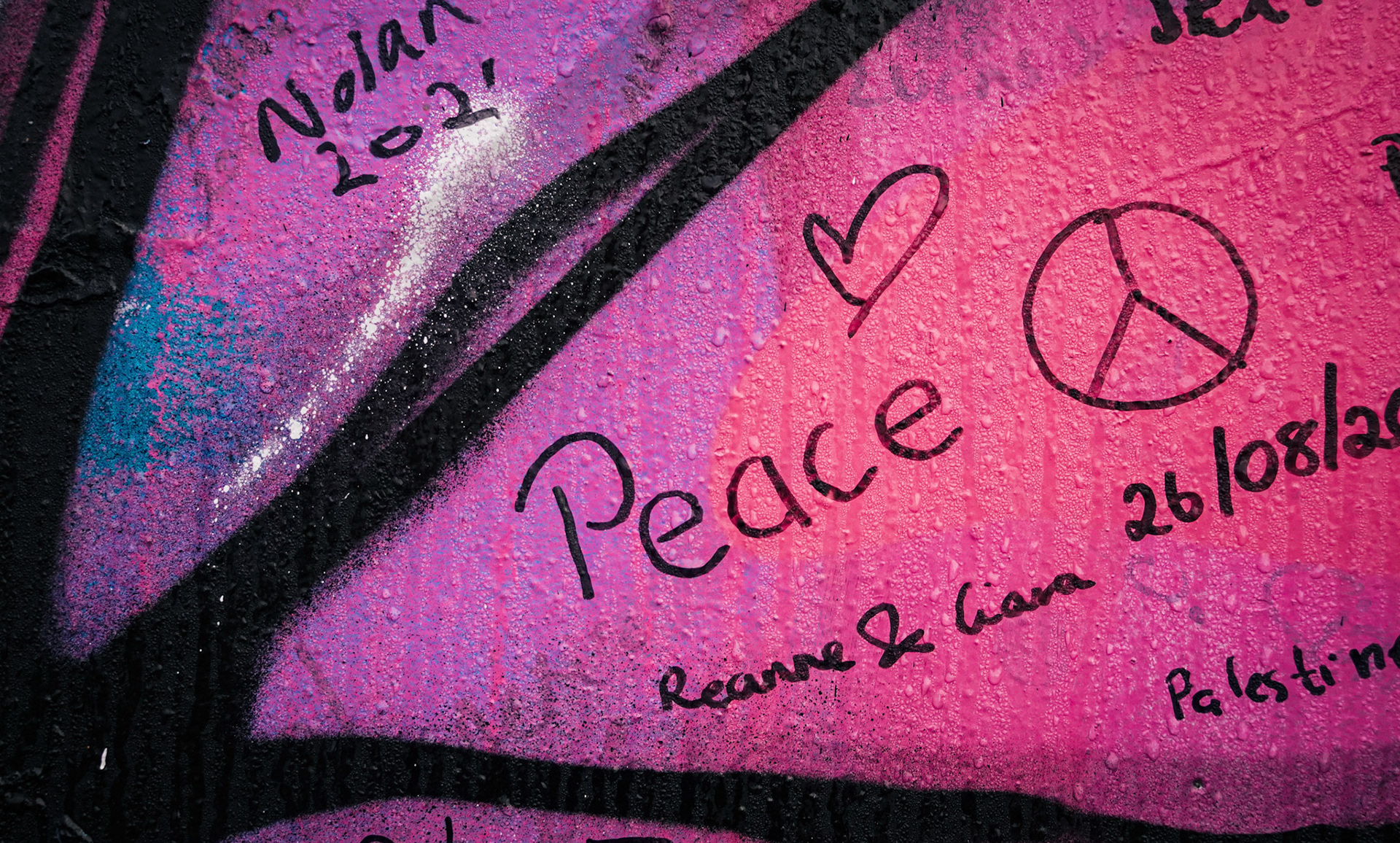 Messages on the Peace Wall