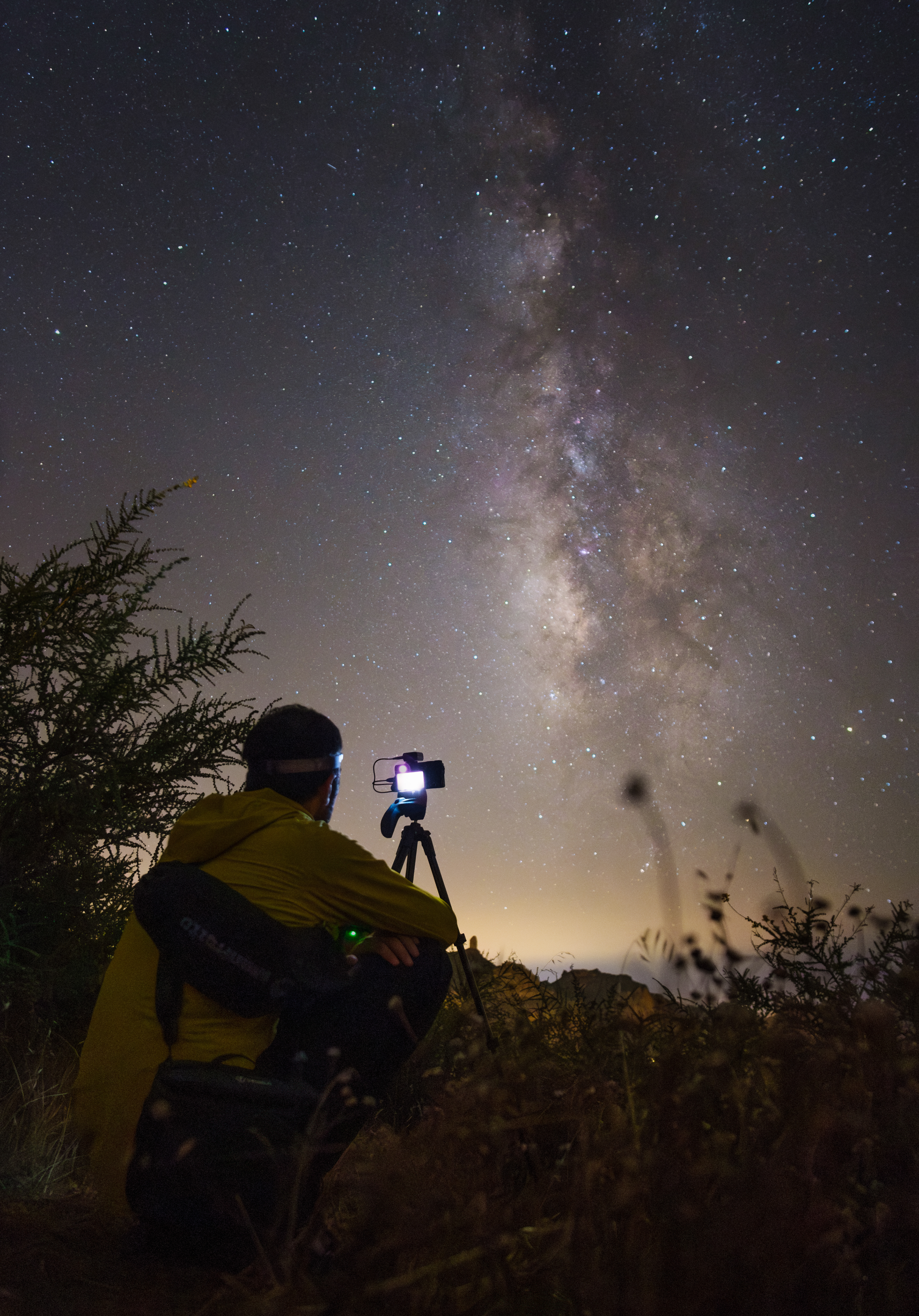 Joel Pedroche fotografiando la Vía Láctea en noche de Perseidas