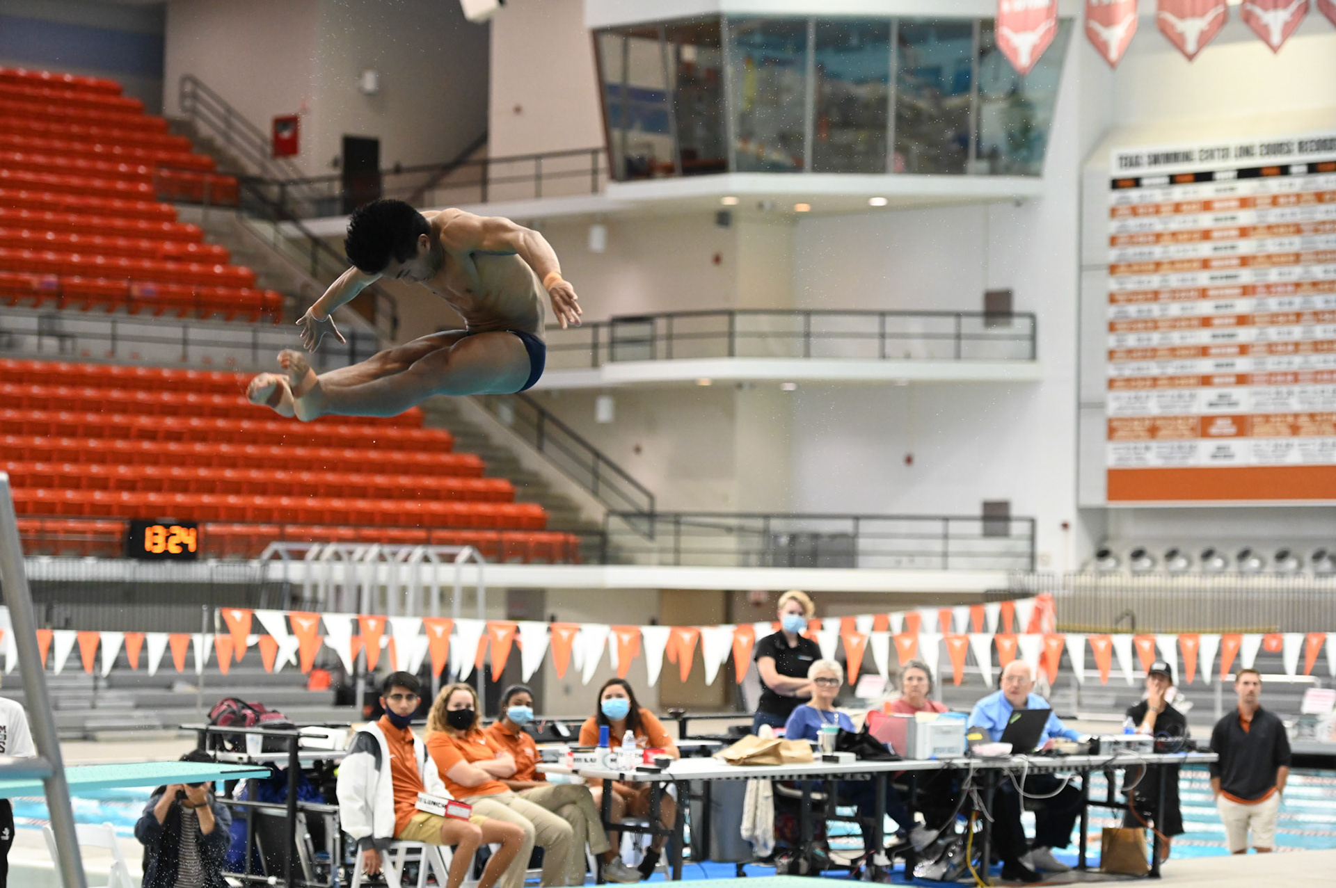 Graduate student Jordan Windle took first place in the 1-meter prelims on at the Texas Diving Invitational with a score of 398.60. 