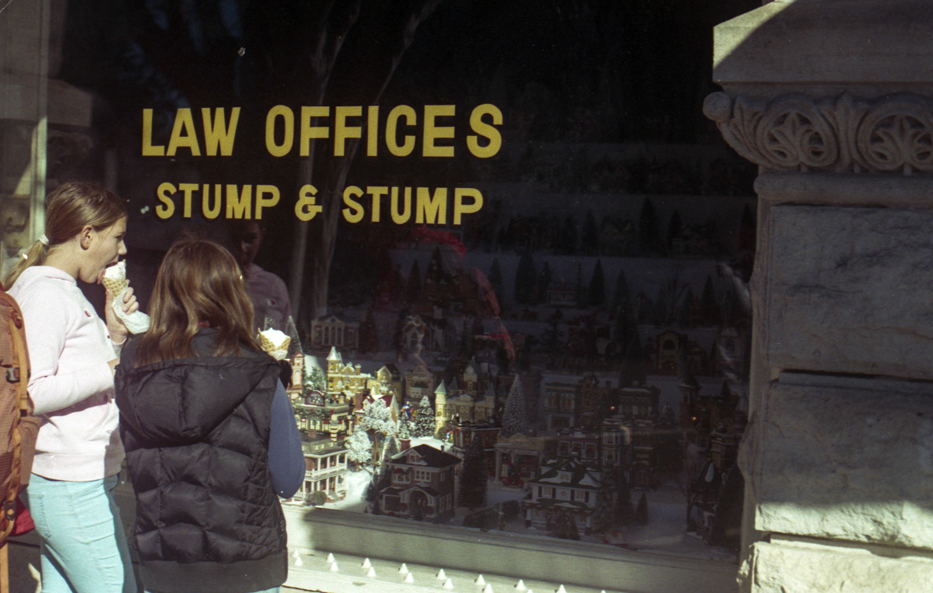 girls and their ice cream in downtown georgetown. 2023.