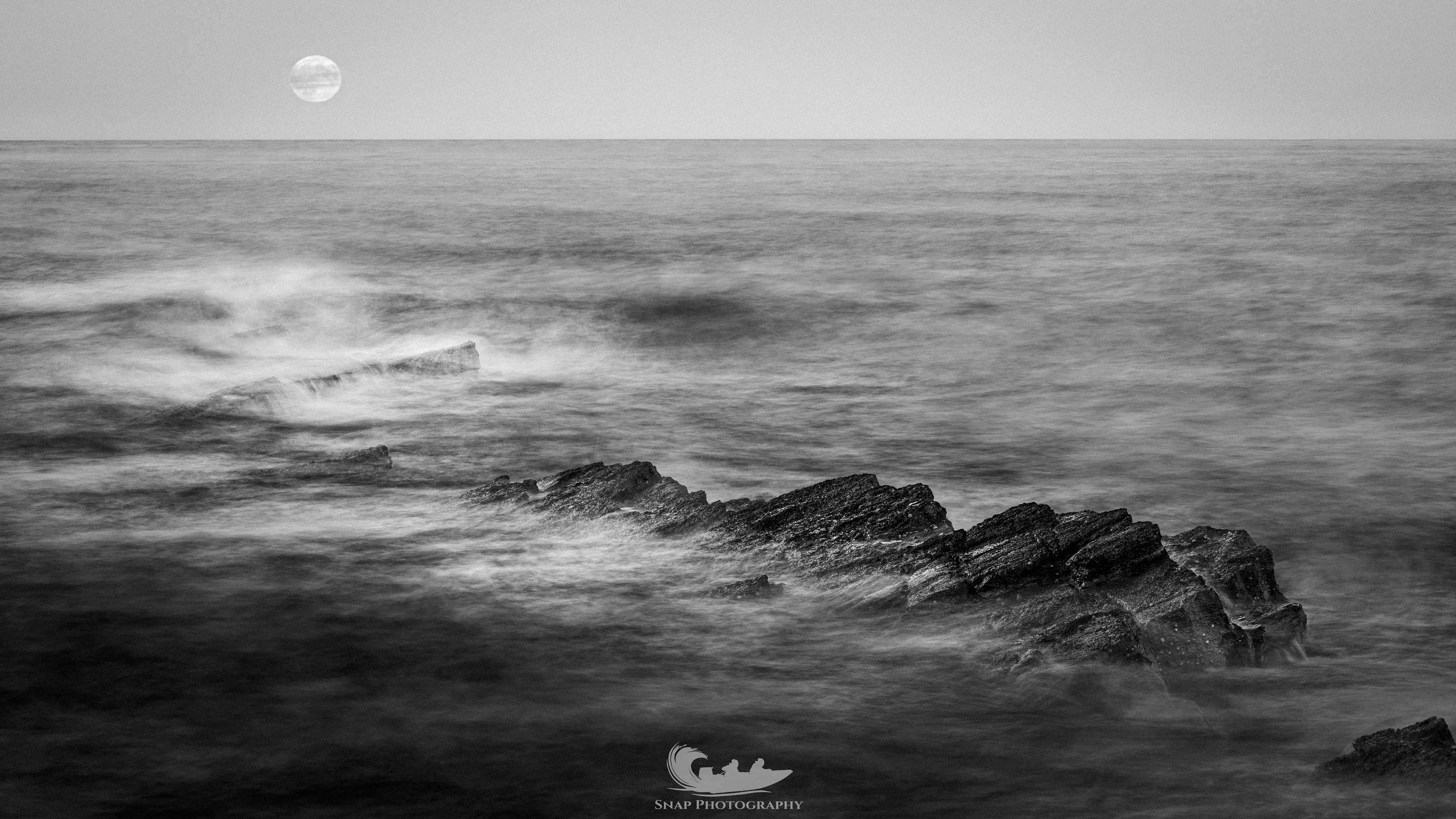 Peveril ledge moonrise