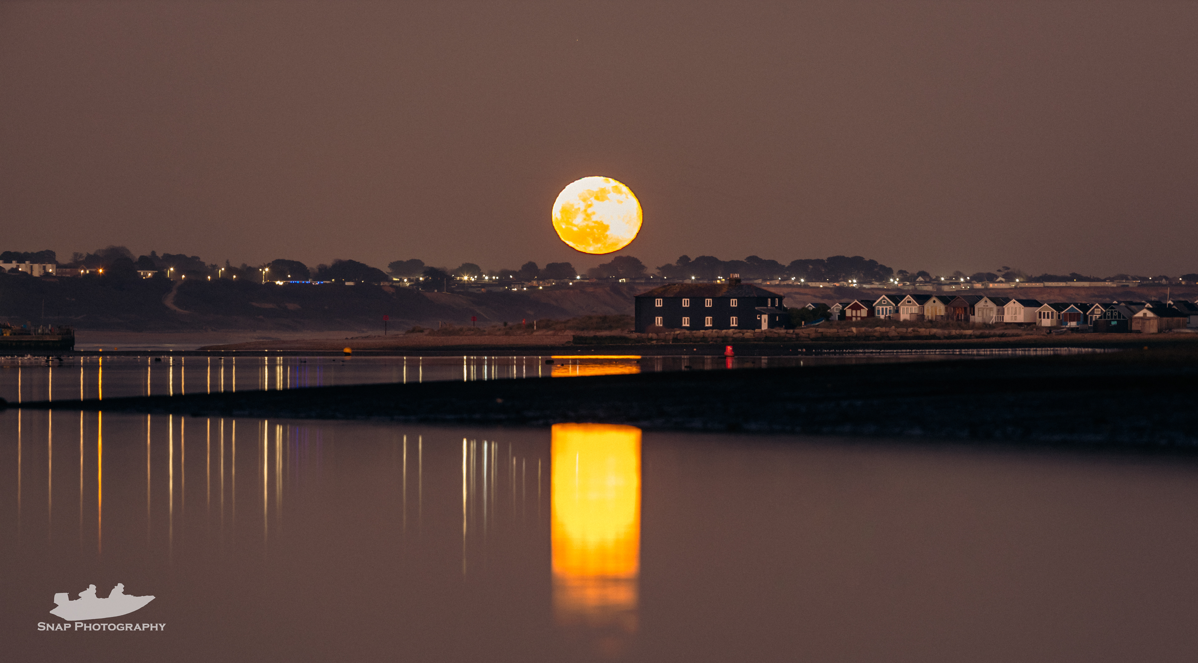 Moon rise over the black house 