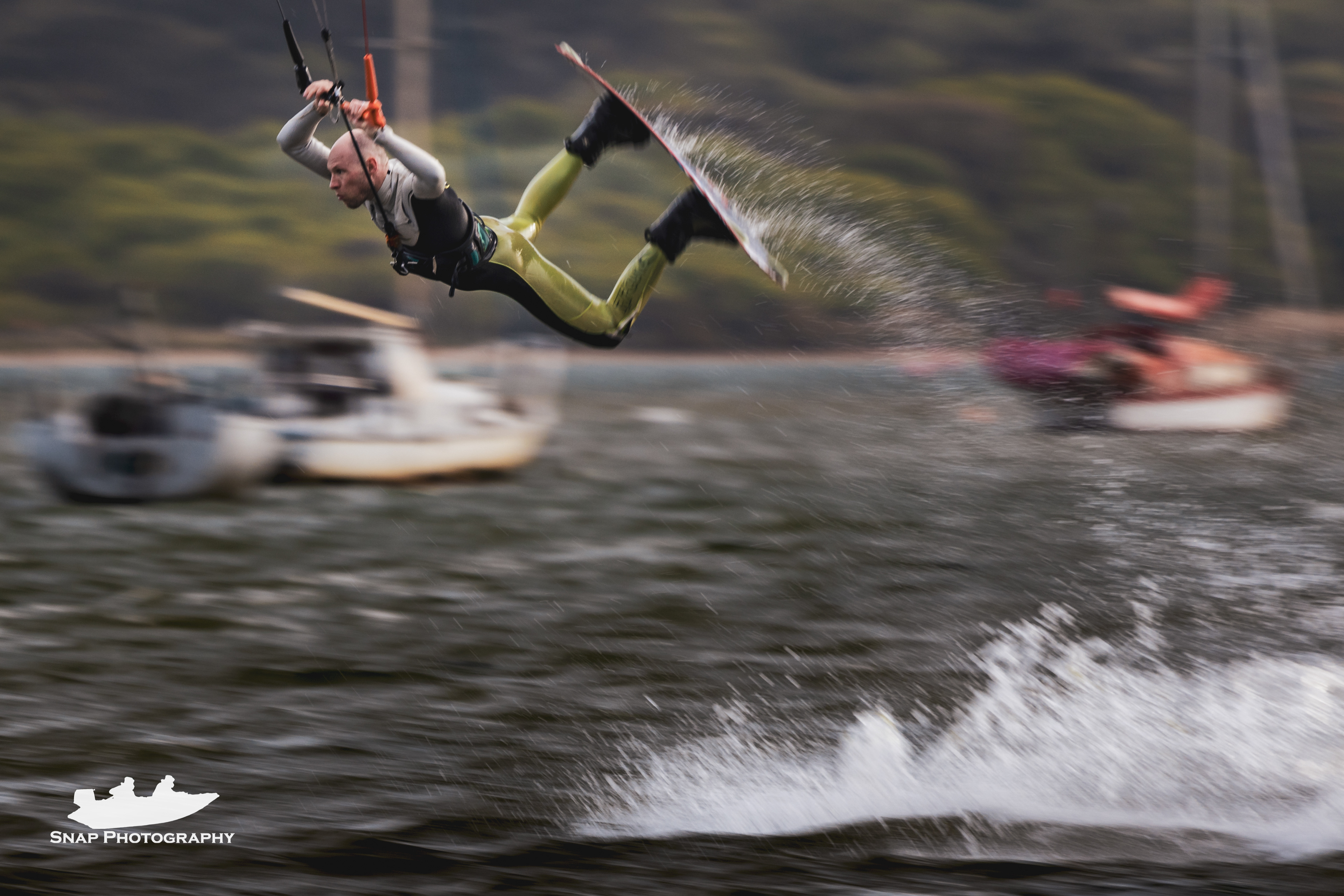 Kitesurfing in Christchurch harbour 