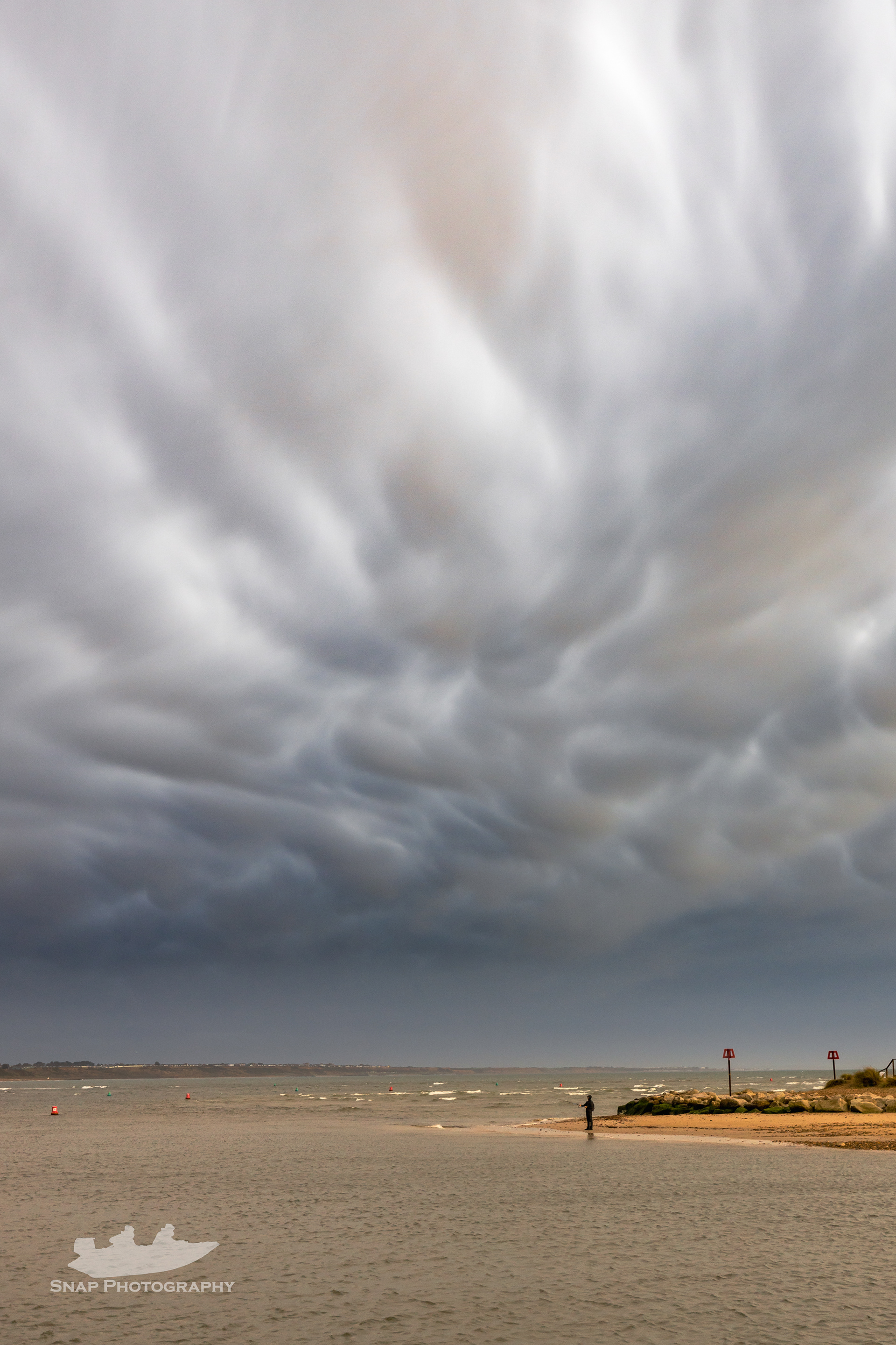 Mammatus clouds