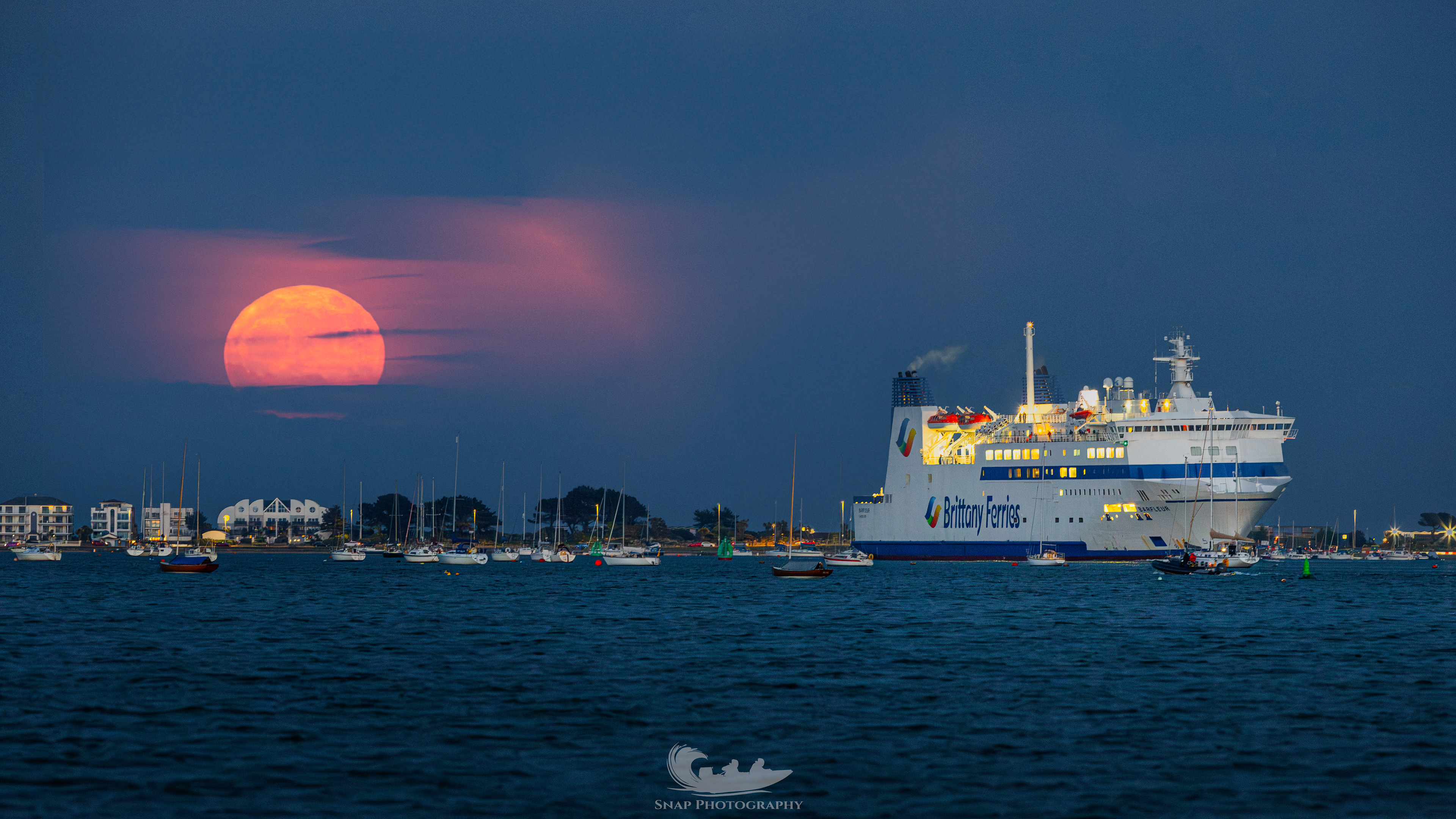 Barfleur moonrise