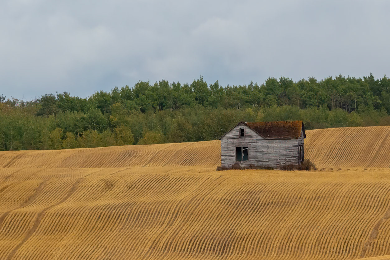 Abandoned house on the prairie