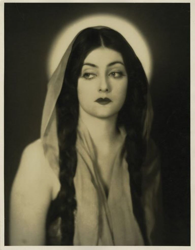 Eve Southern - A woman of the sea