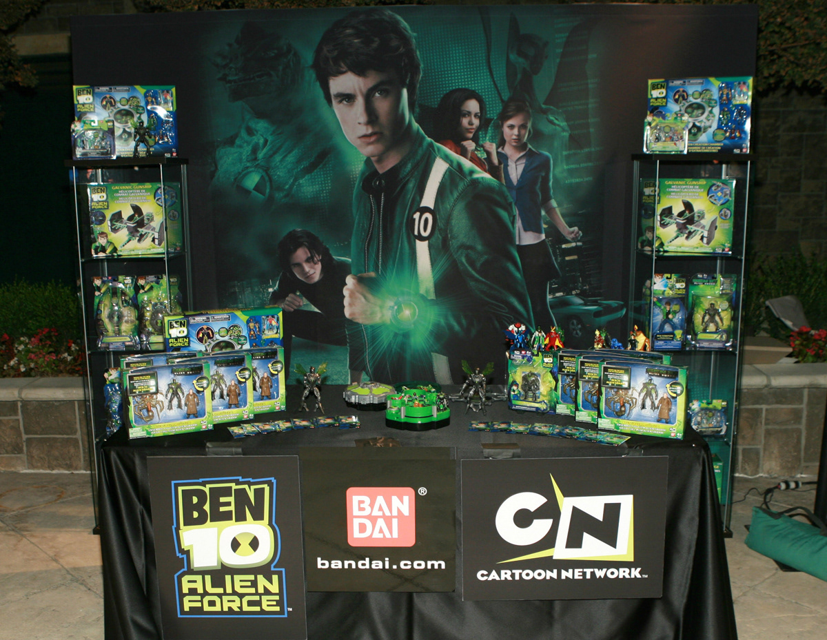 Cartoon Network: Ben 10 Alien Swarm Premiere Packaging on Vimeo