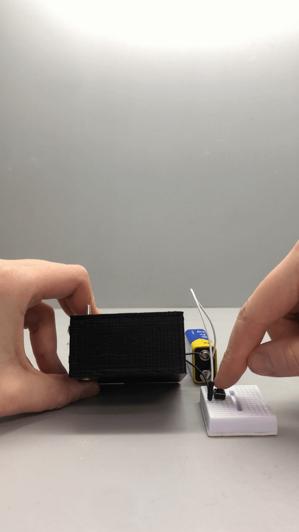 Second version of the functional linear actuator in first housing prorotype