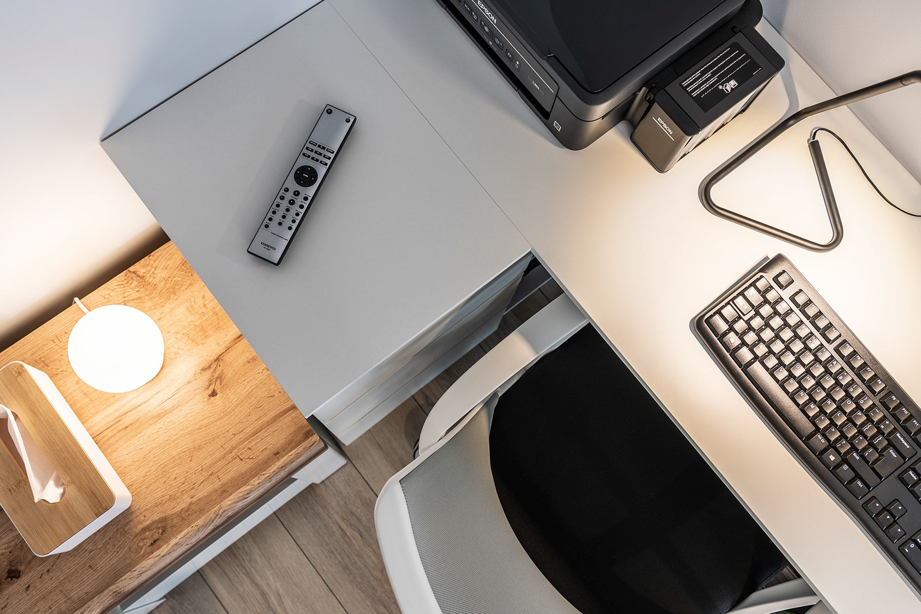 Fotomotiva Kawalerka w Poznaniu stanowiska pracy kadr z góry