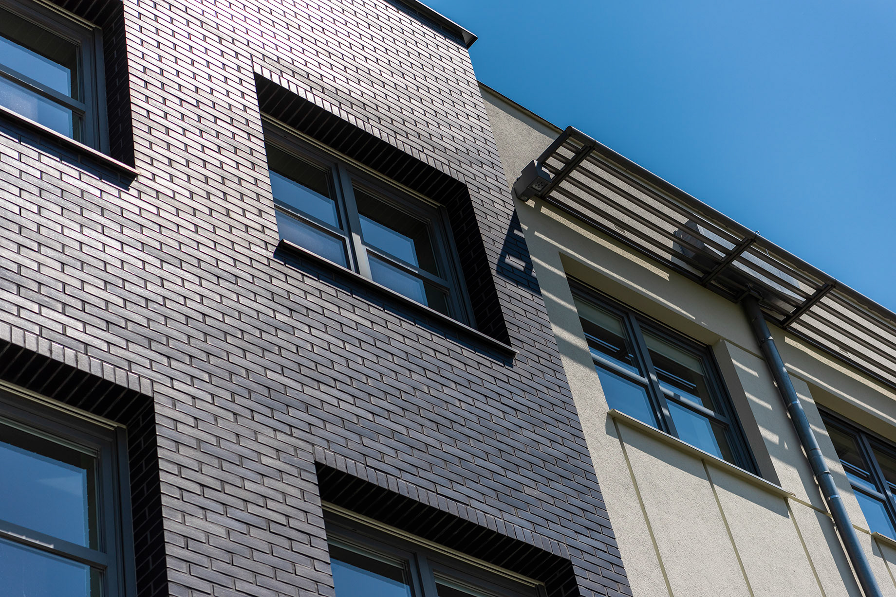 Fotomotiva SKwP budynek w dzień kadr 2