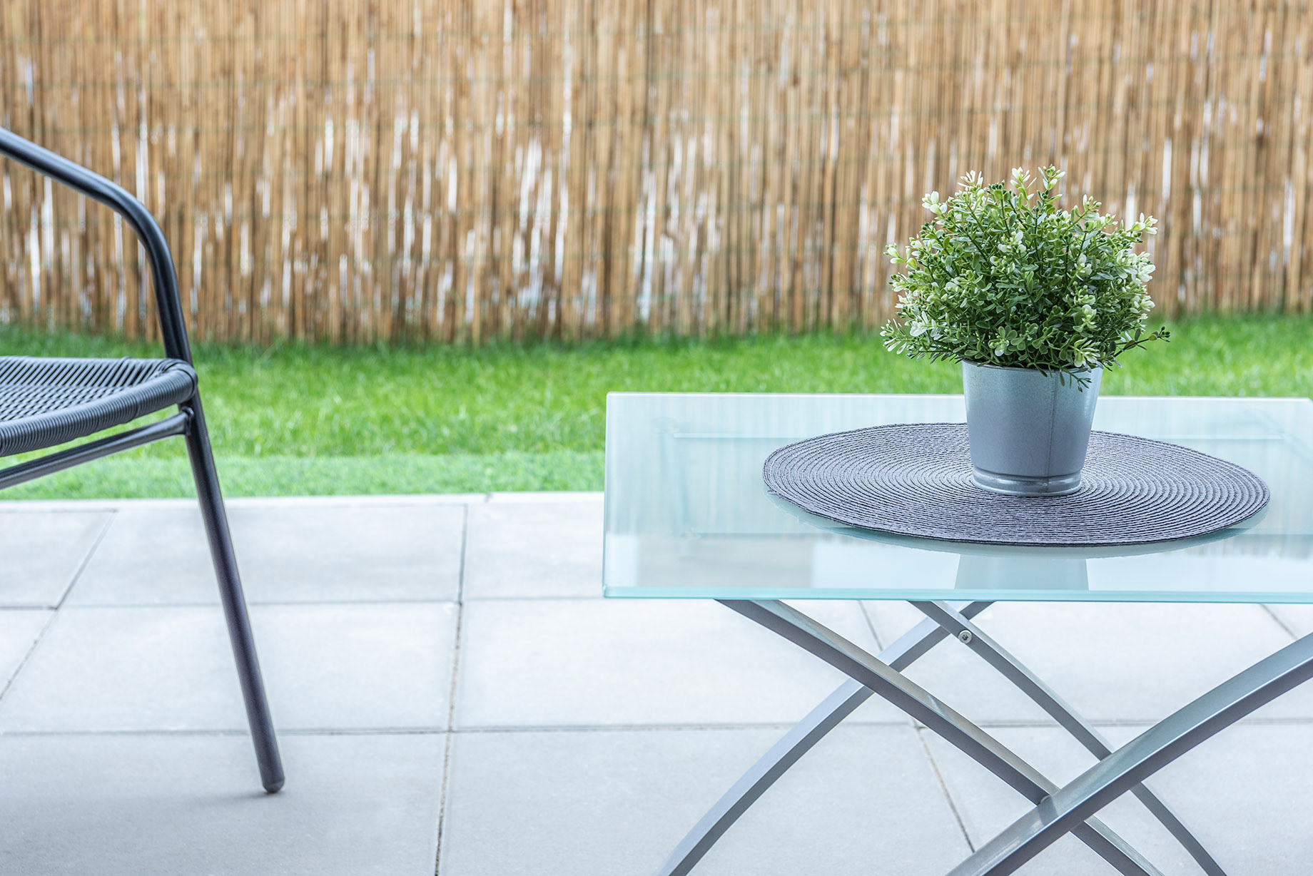 Fotomotiva Kawalerka w Poznaniu taras stalik detal