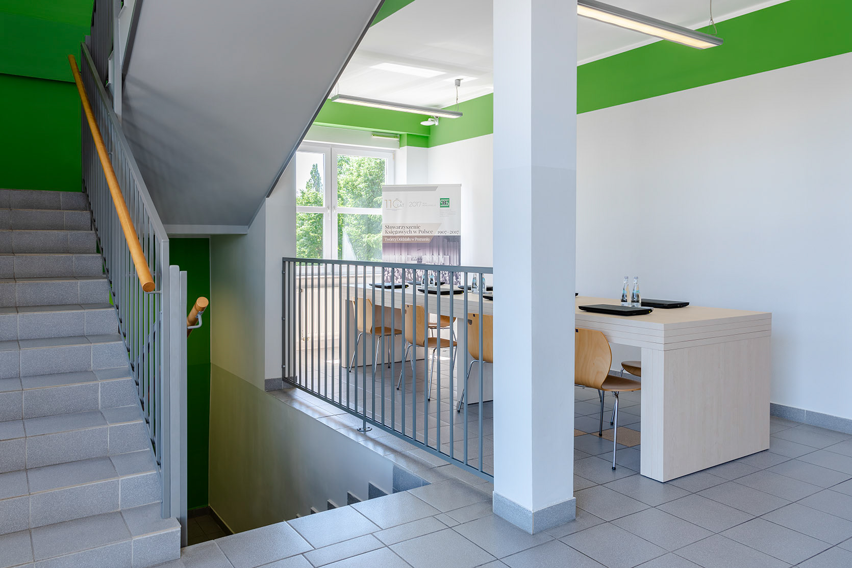 Fotomotiva SKwP pierwsze piętro laptopy