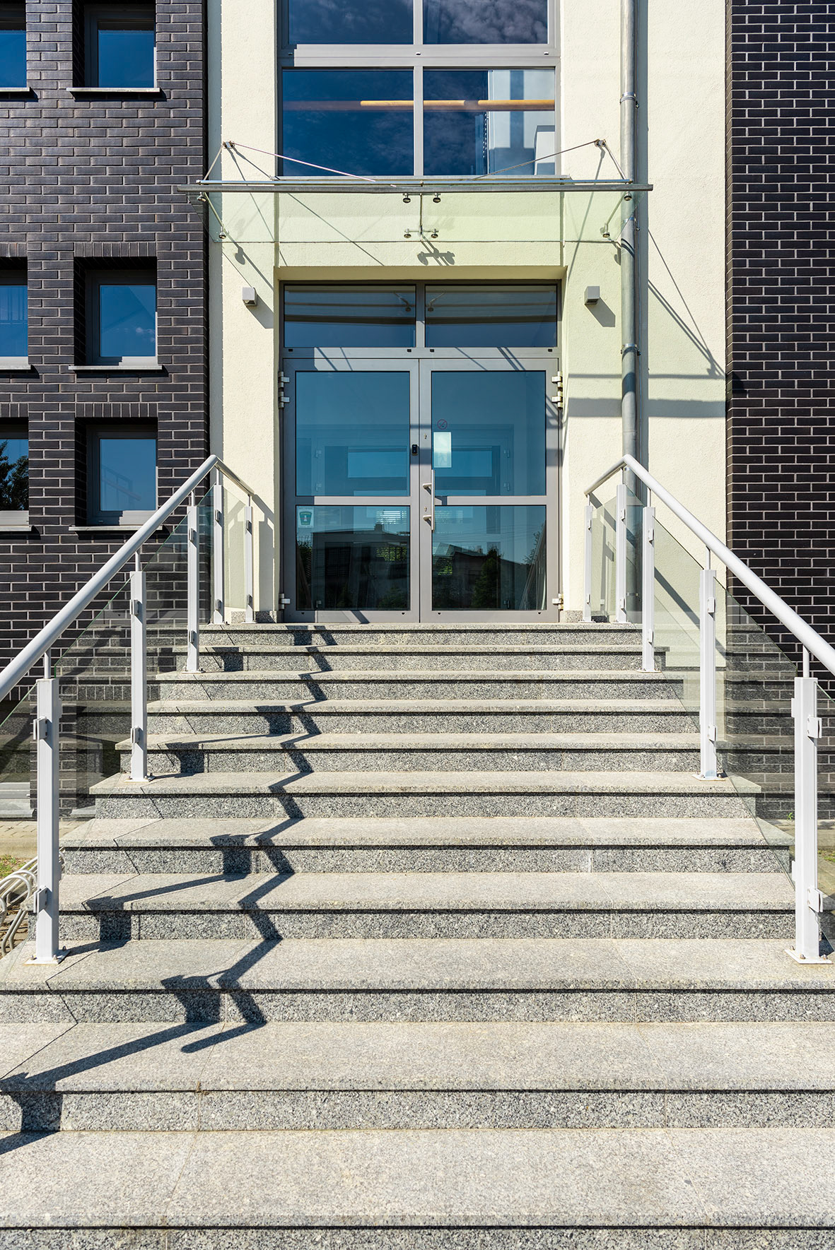 Fotomotiva SKwP budynek w dzień kadr 6