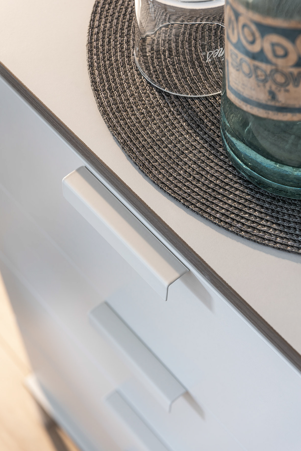 Fotomotiva Kawalerka w Poznaniu szafka detal