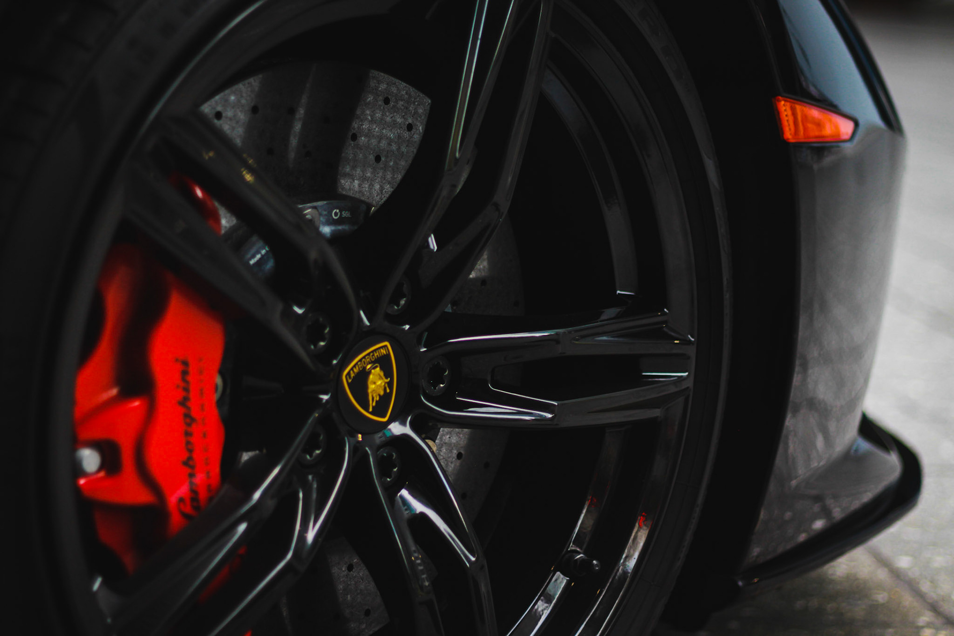 Lamborghini - Automotive 