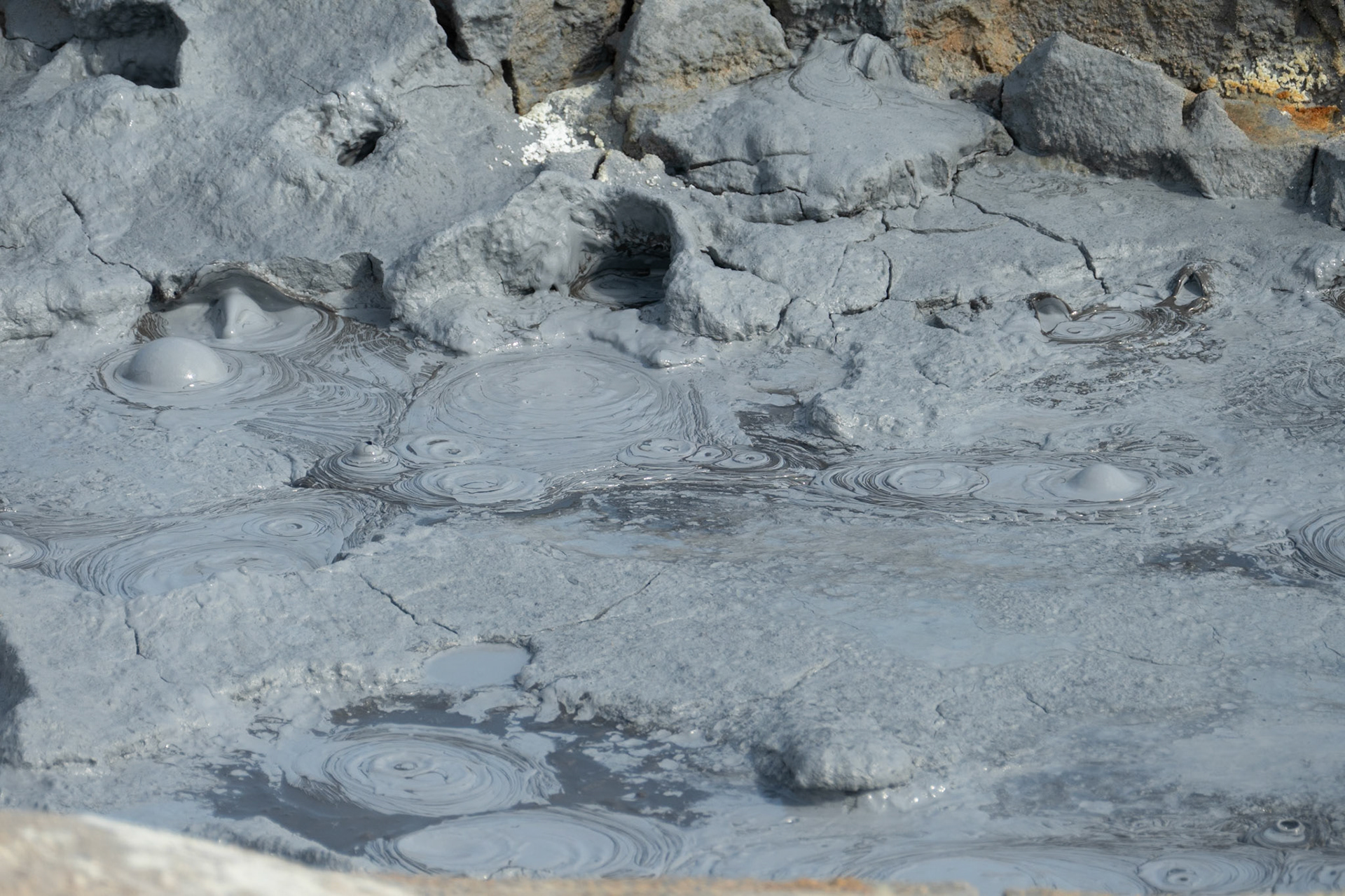 Mudpot - lots of gloopy smelly volcanic mud pools