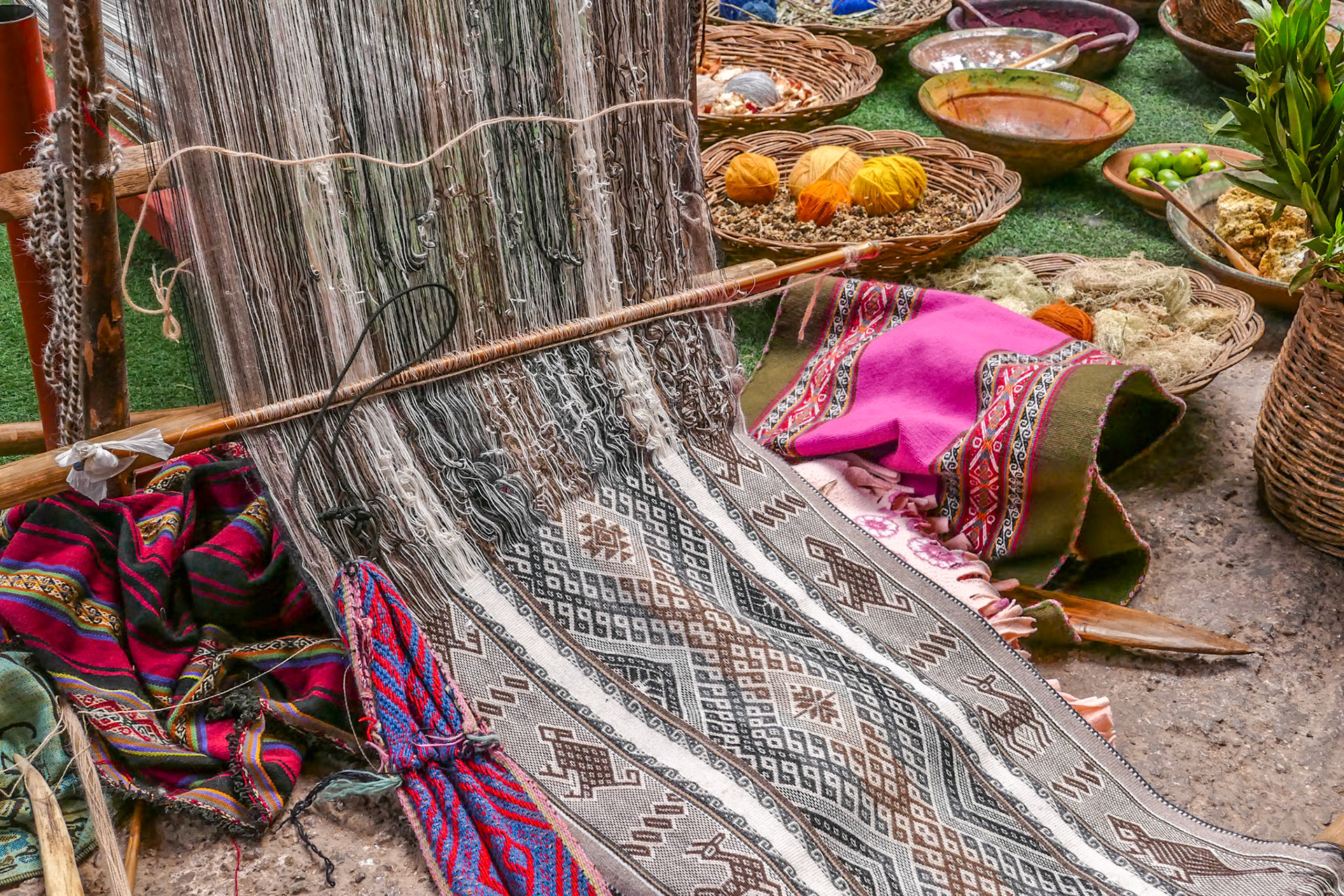 Ollantaytambo - Weaving factory/shop