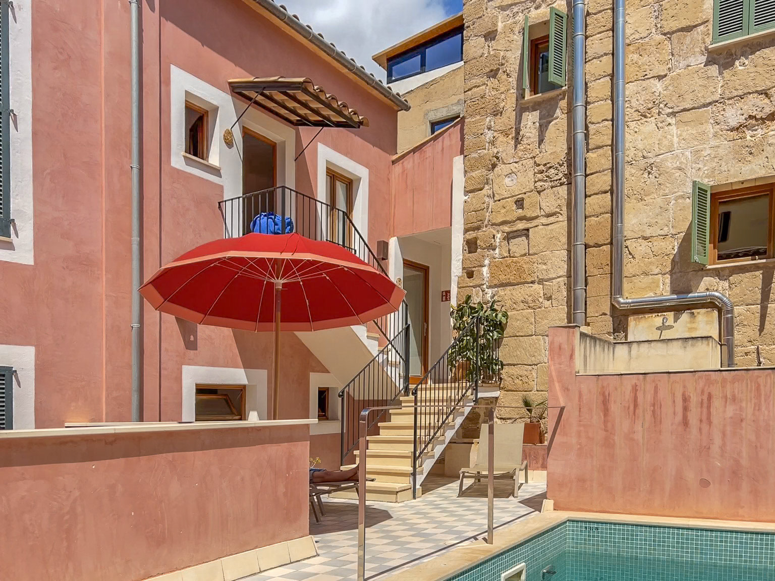 Hotel Palau Sa Font Courtyard
