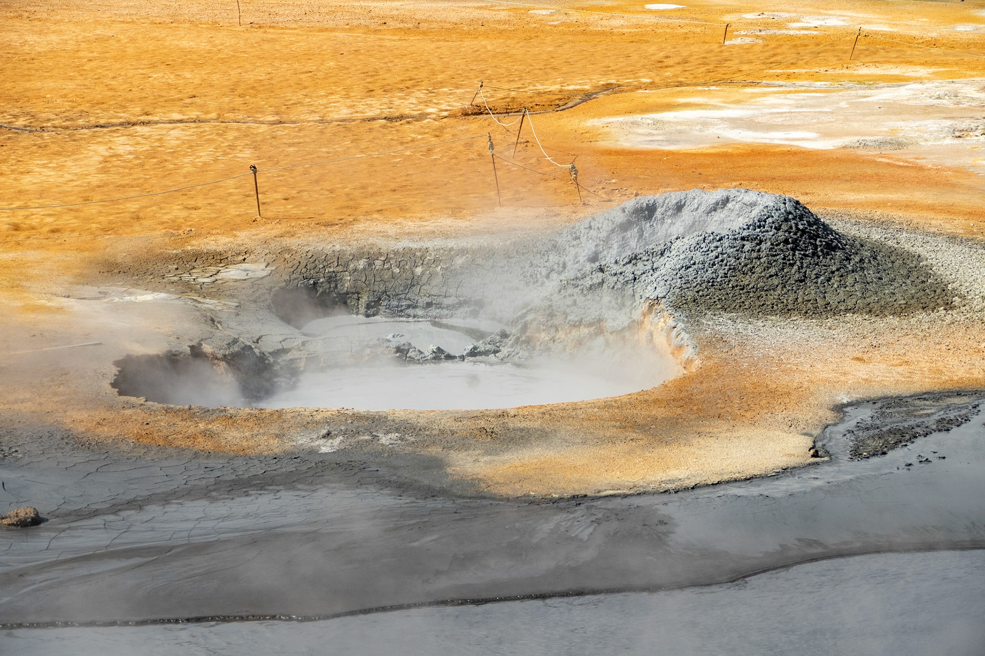Mudpot - lots of gloopy smelly volcanic mud pools