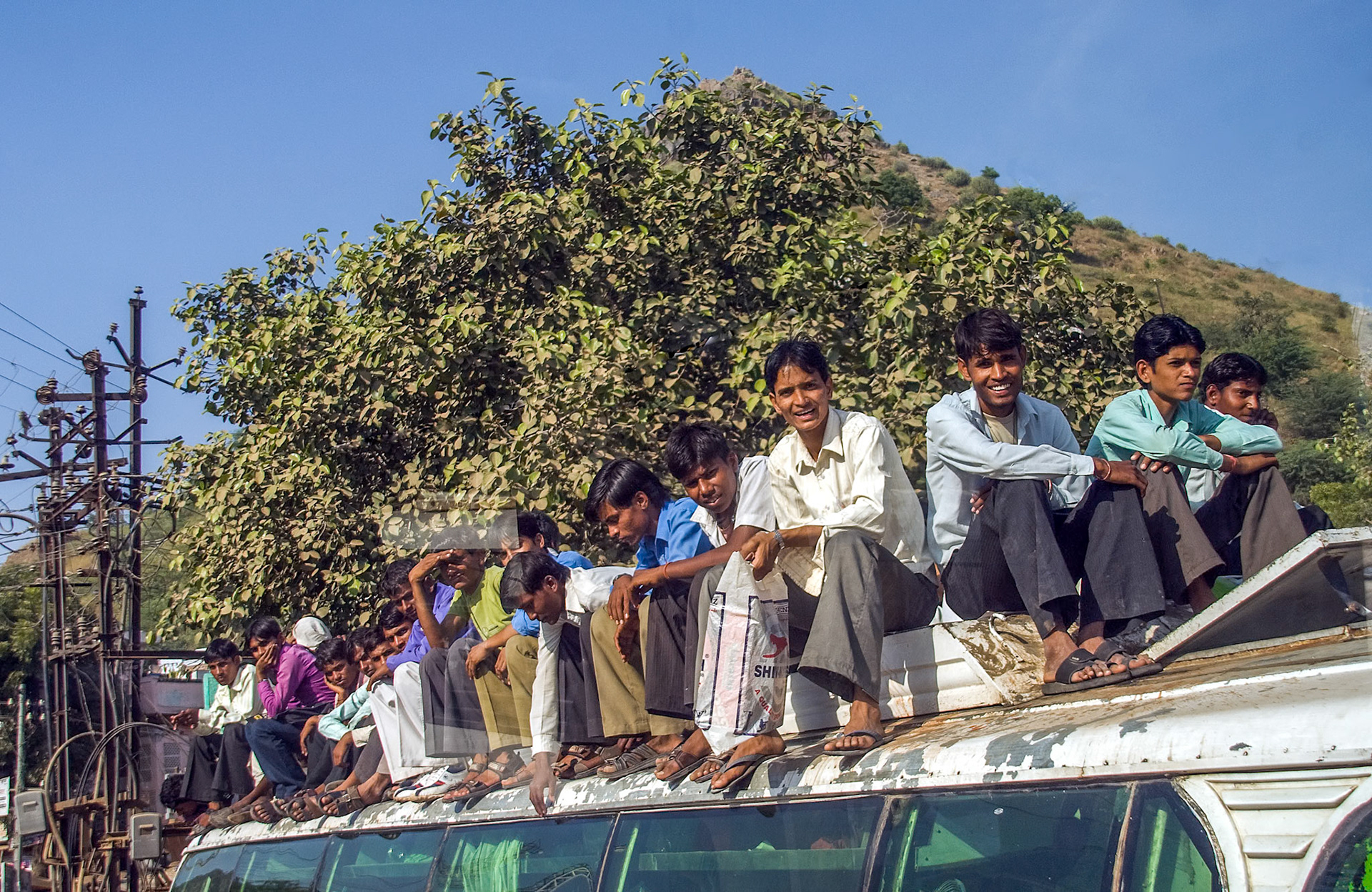 A double decgker bus - Agra to Rathnambore