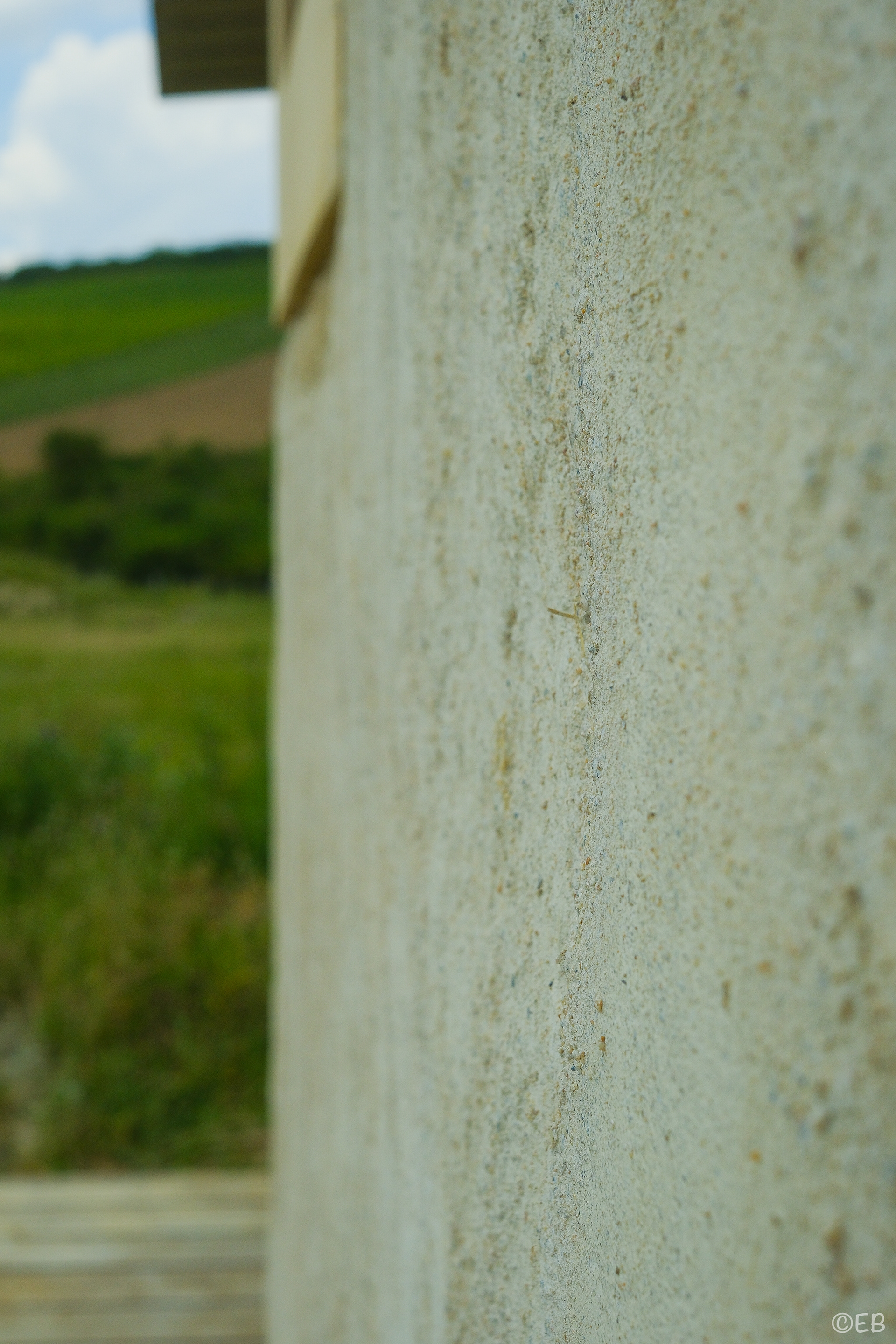 Attention les kids, on met des gants quand on manipule de la chaux