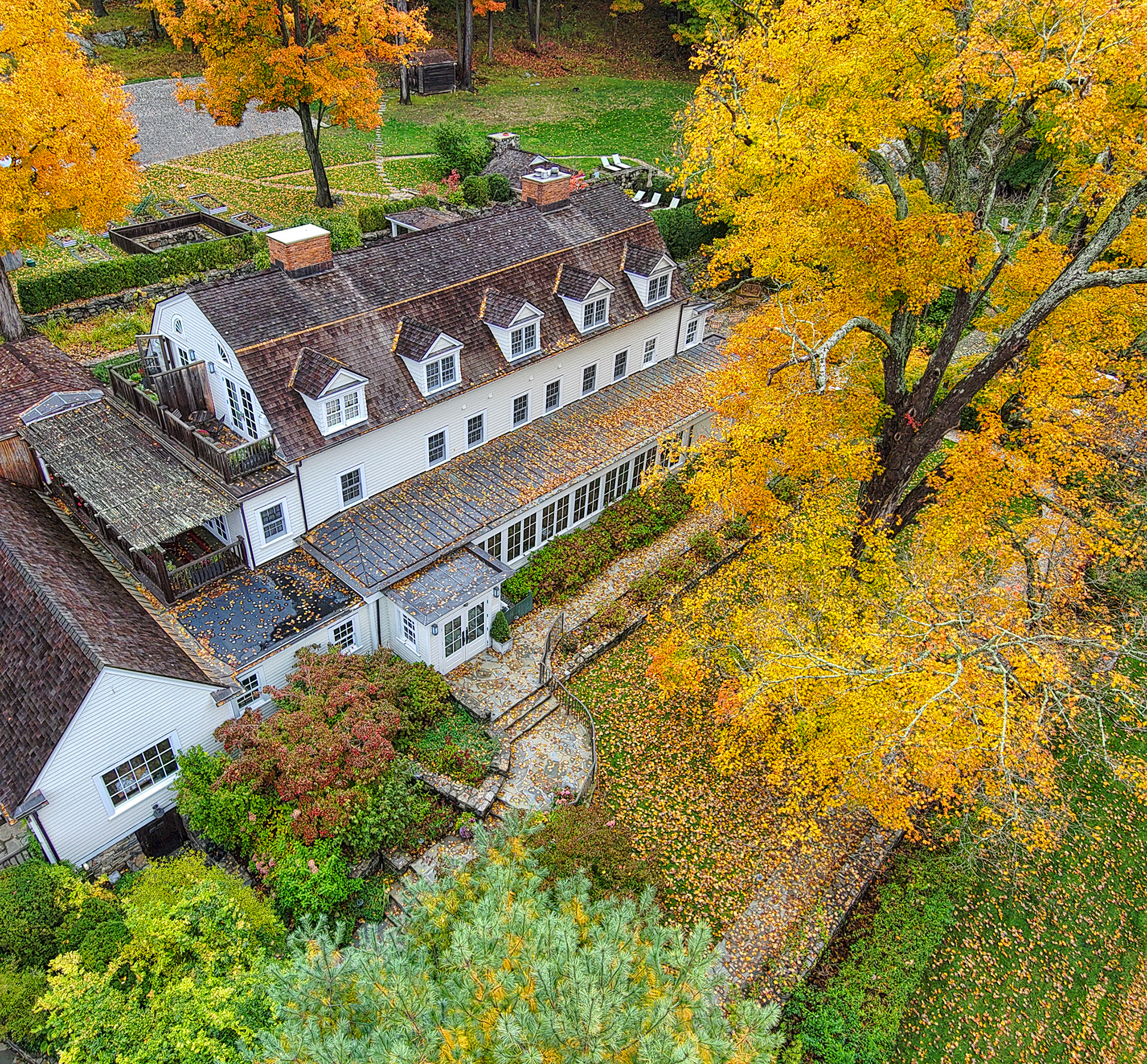The Bedford Post Inn is considered my many the only real place to stay in Bedford.