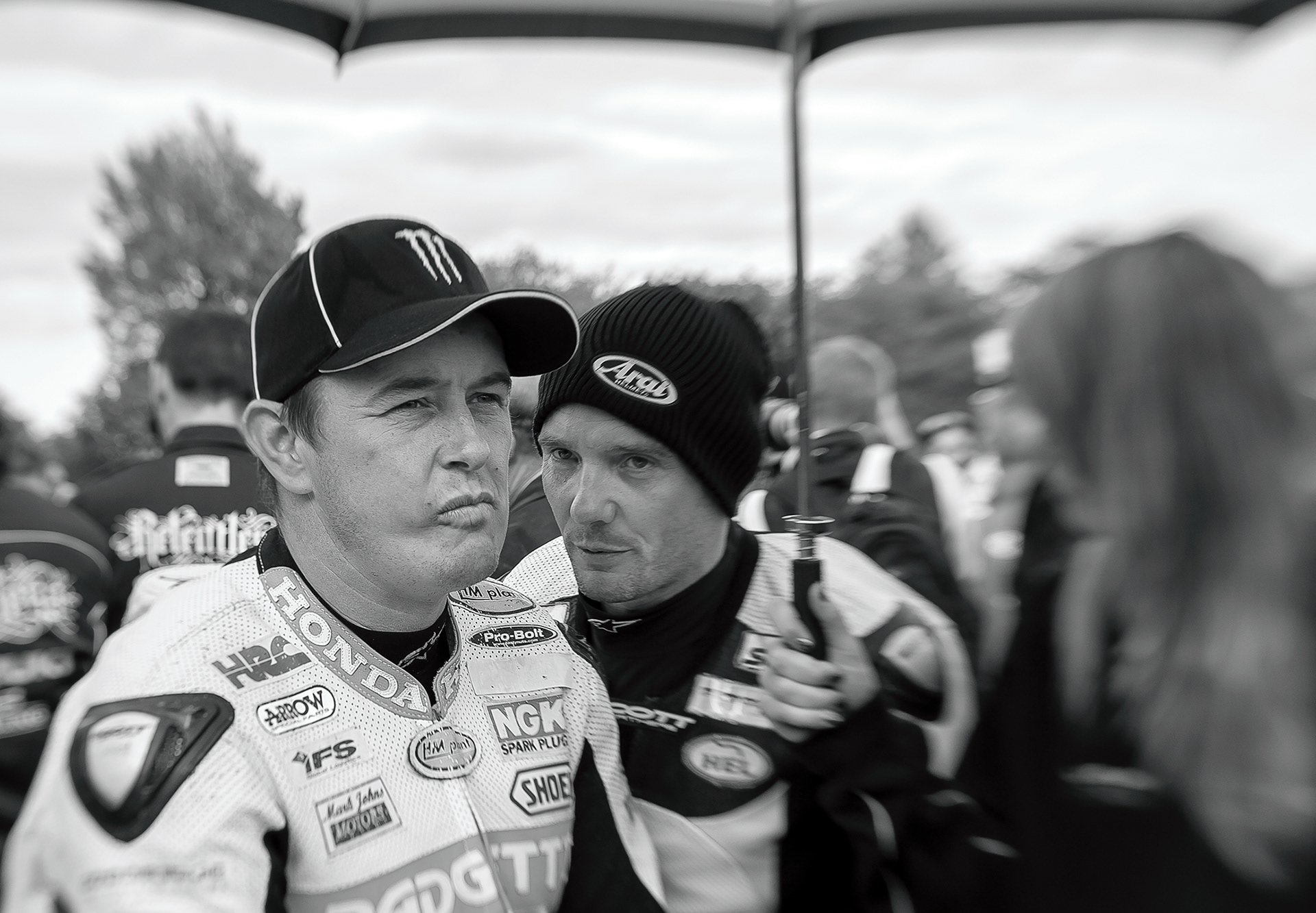 Keith Amor whispers sweet nothing to John McGuinness