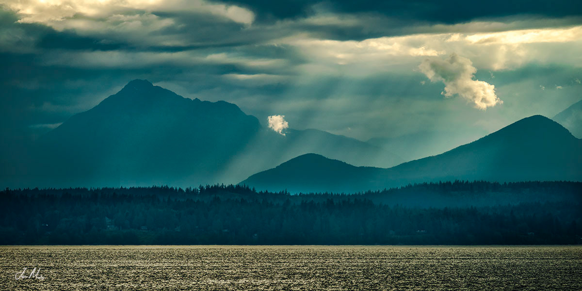 Olympic mountains and the Puget Sound