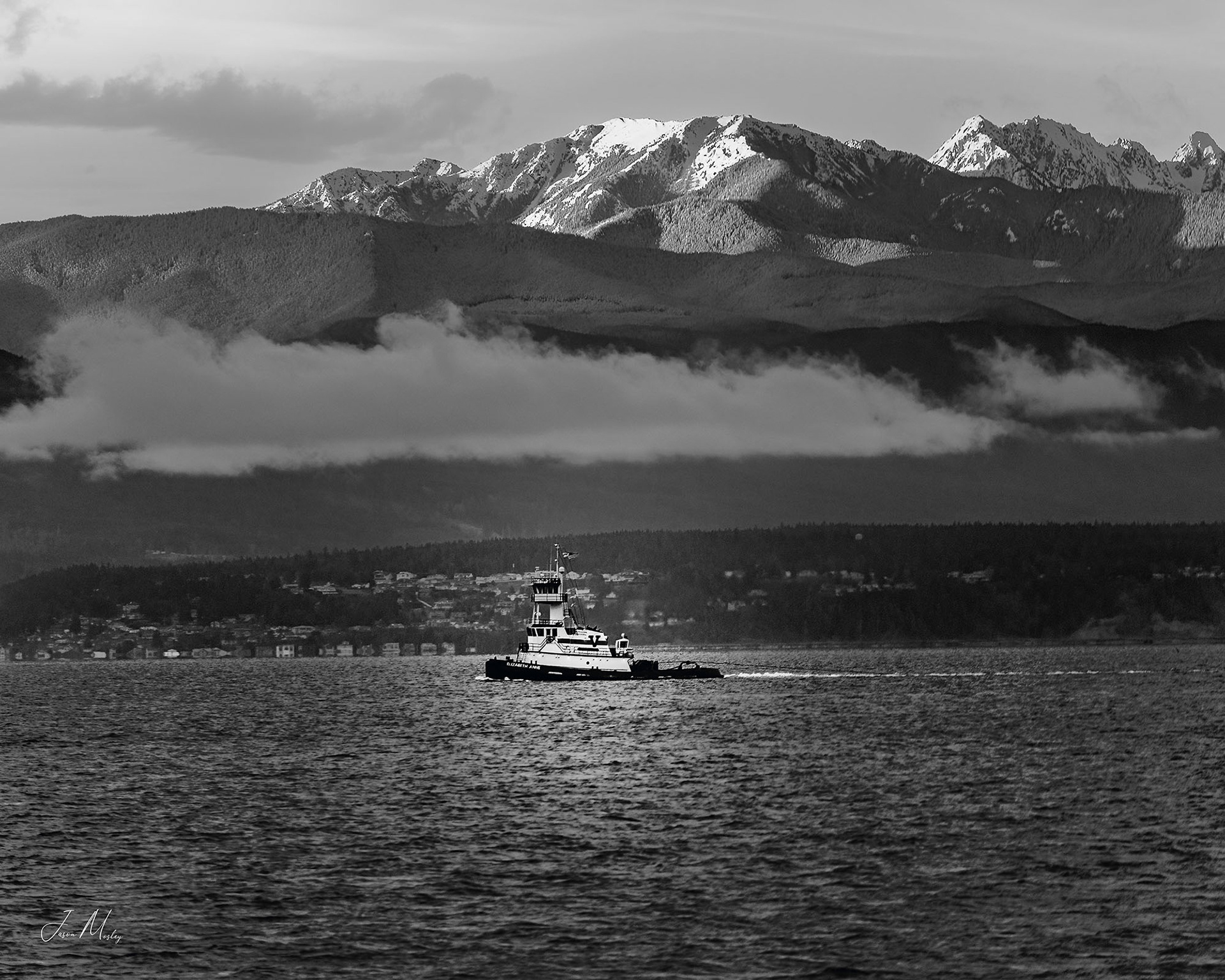 Vane Brother tug with Olyimpic Mt. in the background