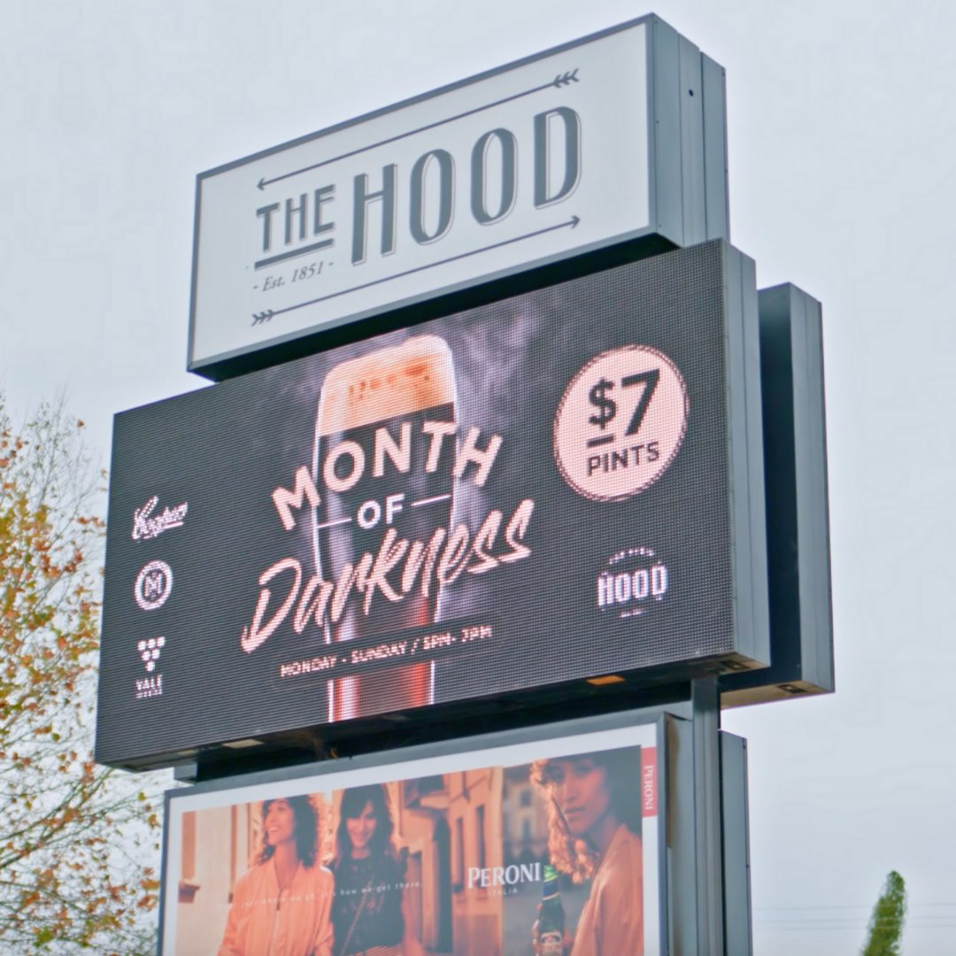 Robin Hood Hotel | 10mm, 2.56mW x 1.28mH