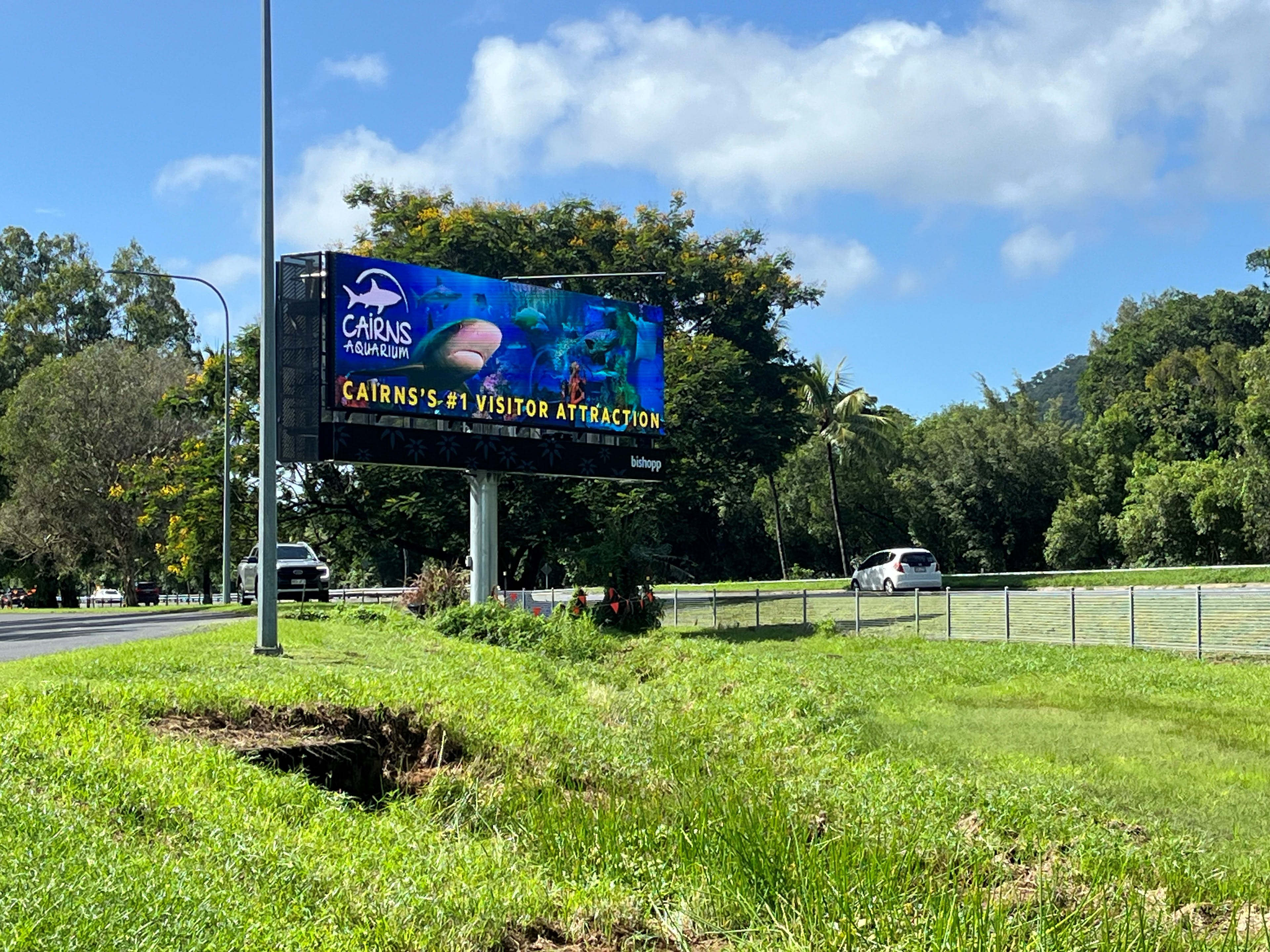 Bishopp Cairns Airport | 10mm, 12.48mW x 3.2mH